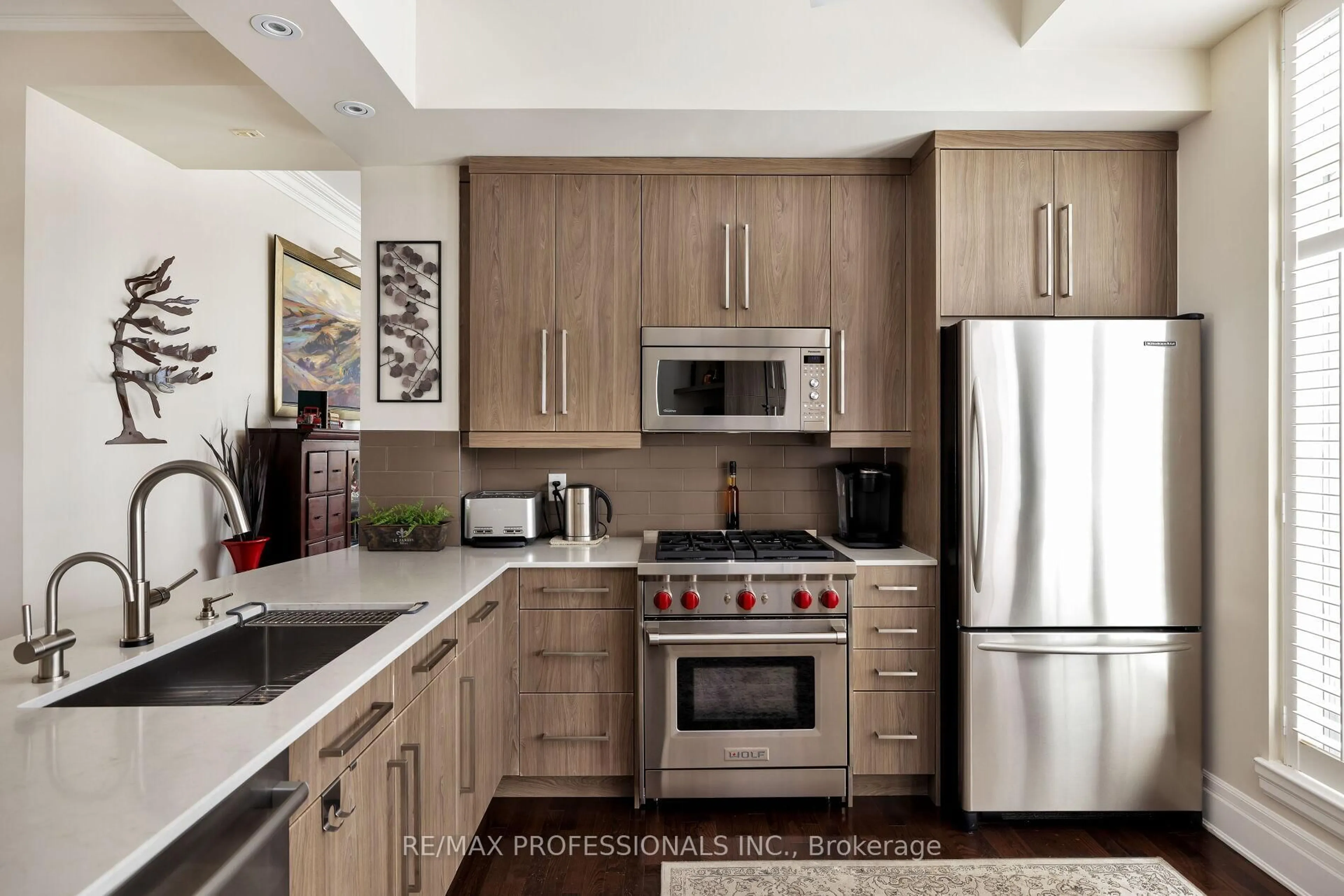 Contemporary kitchen, unknown for 9 Burnhamthorpe Cres #LPH7, Toronto Ontario M9A 0A6