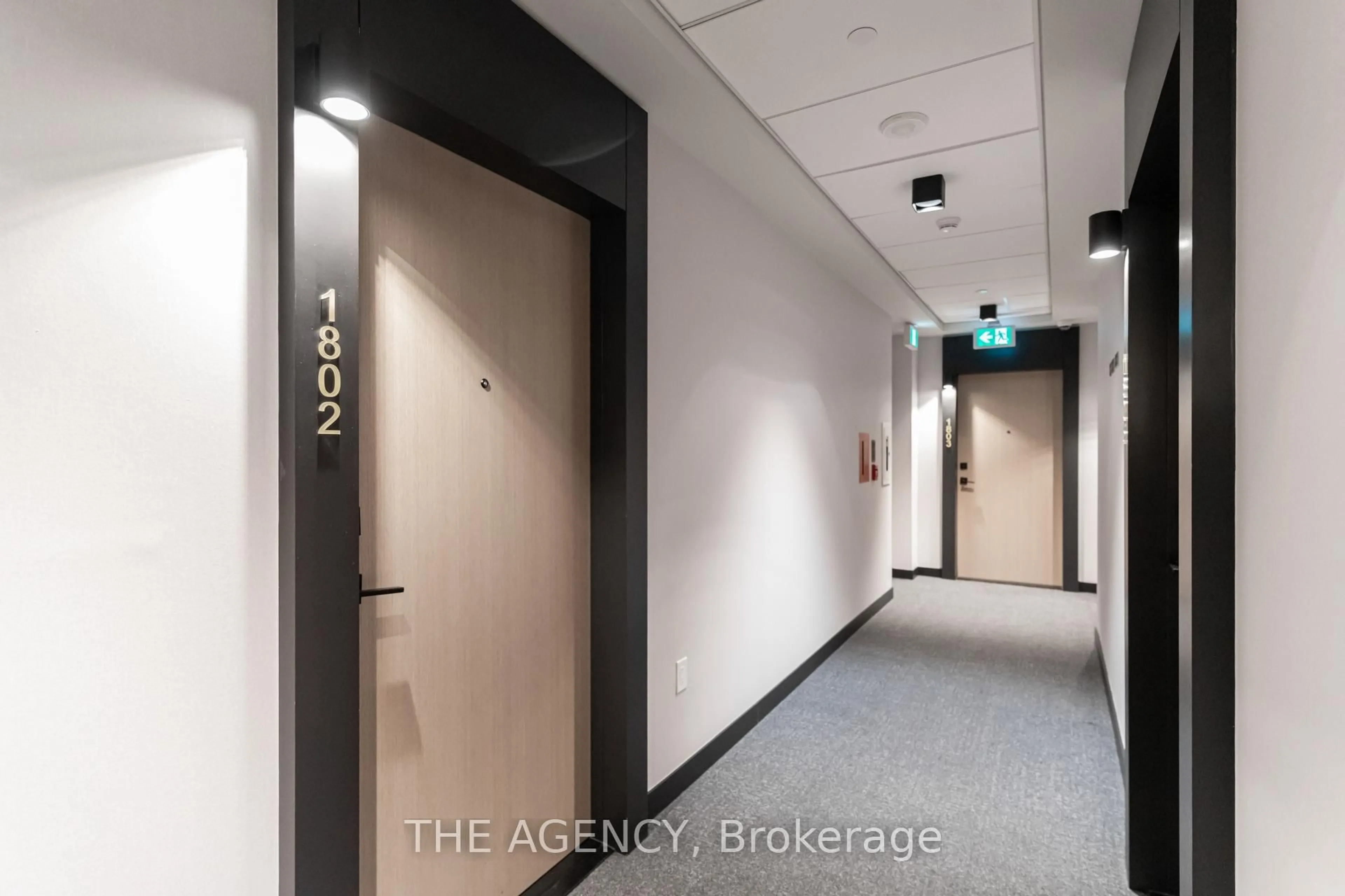 Indoor foyer for 36 Zorra St, Toronto Ontario M8Z 0G5