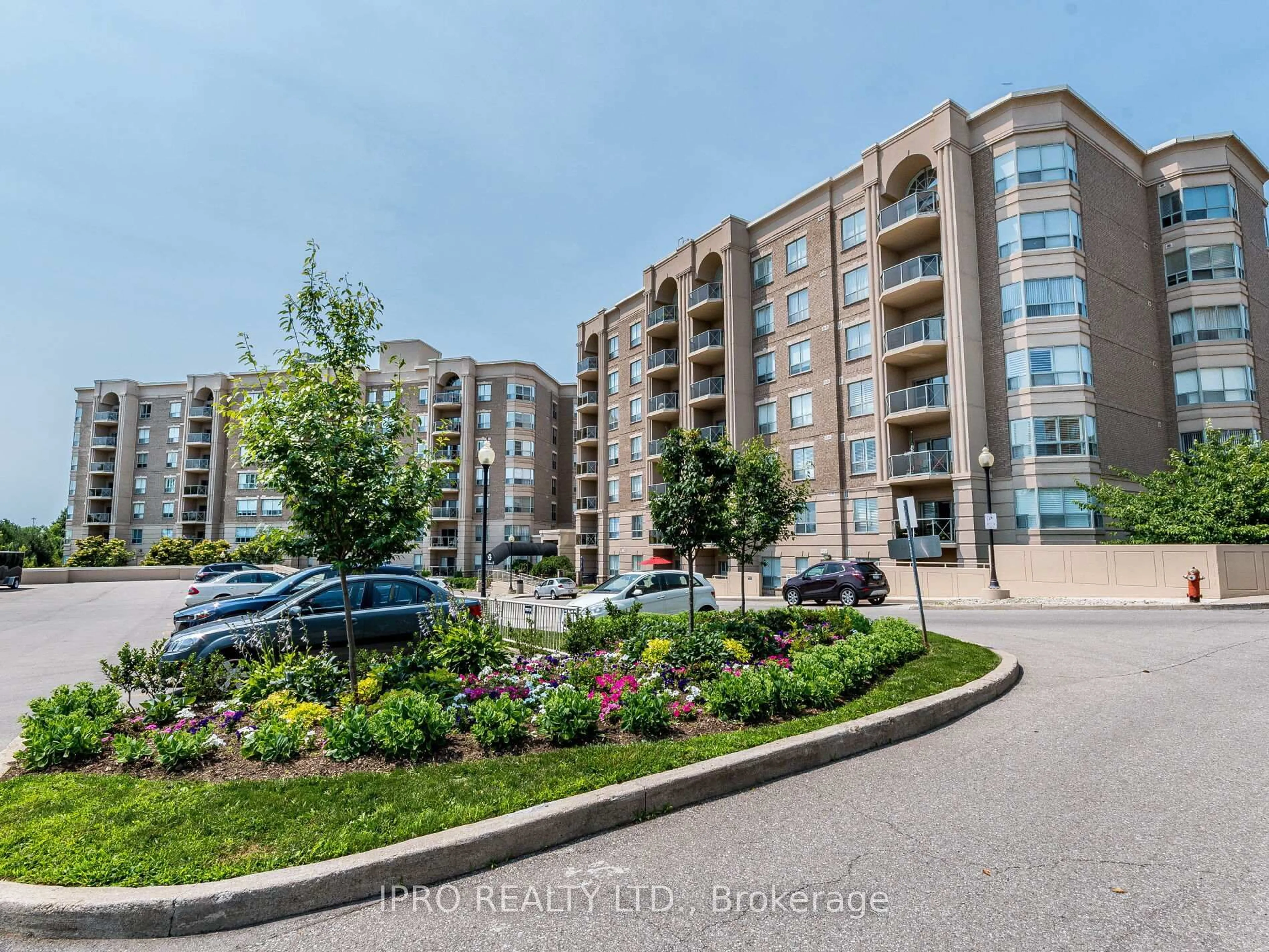 A pic from outside/outdoor area/front of a property/back of a property/a pic from drone, street for 2085 Amherst Heights Dr #203, Burlington Ontario L7P 5C2