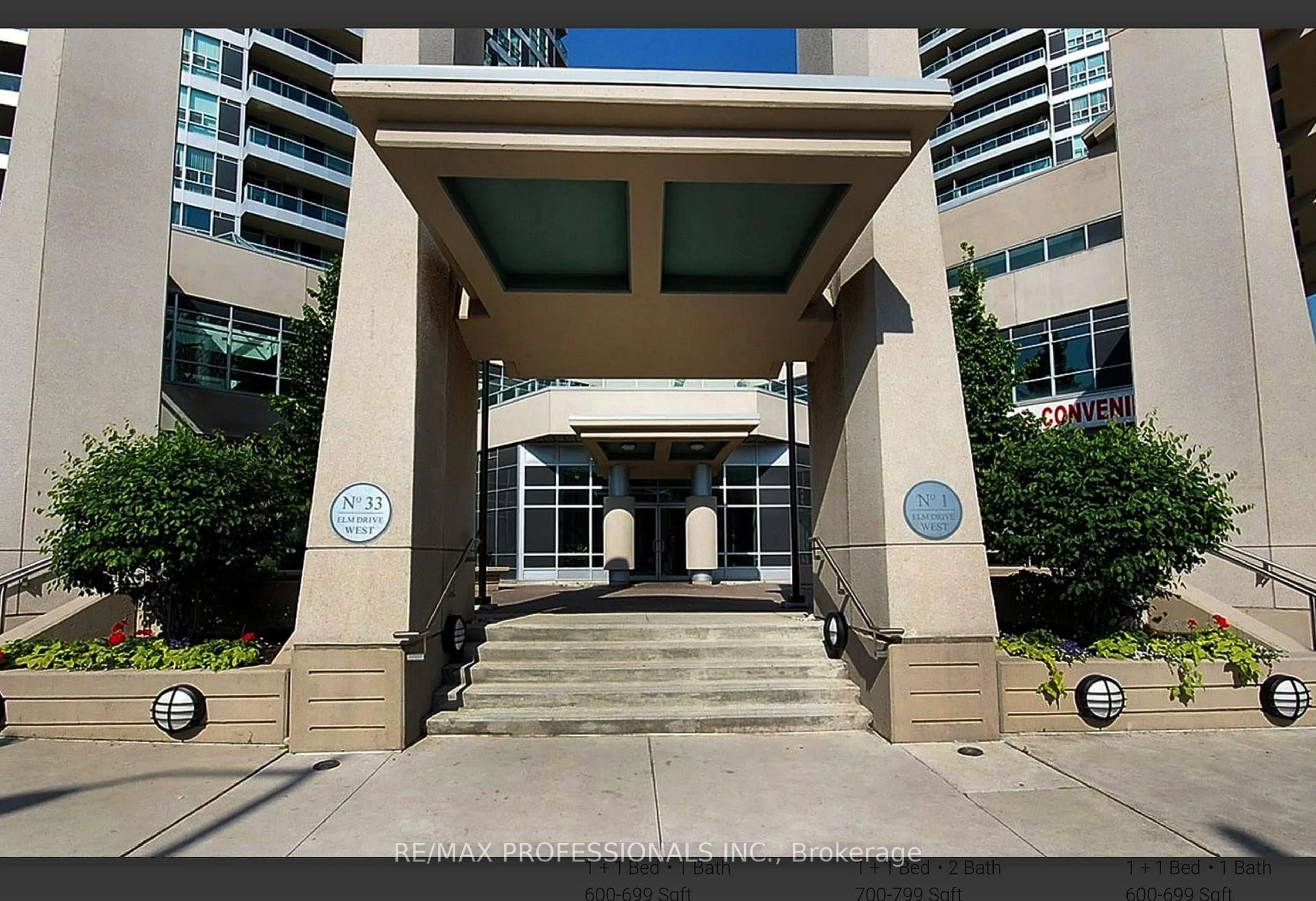 Indoor foyer for 33 Elm Dr #708, Mississauga Ontario L5B 4M2