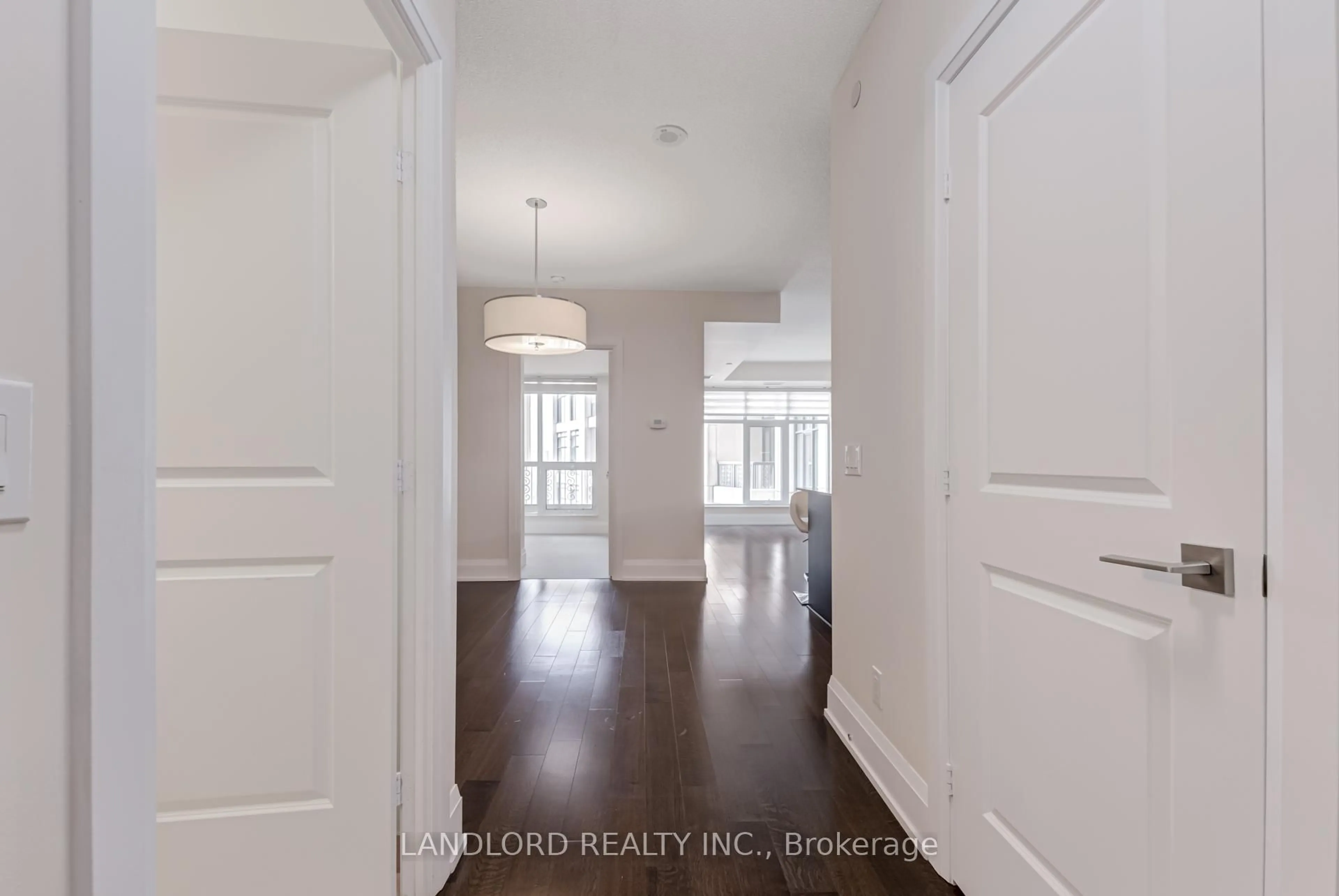 Indoor entryway for 1 Old Mill Dr #730, Toronto Ontario M6S 0A1