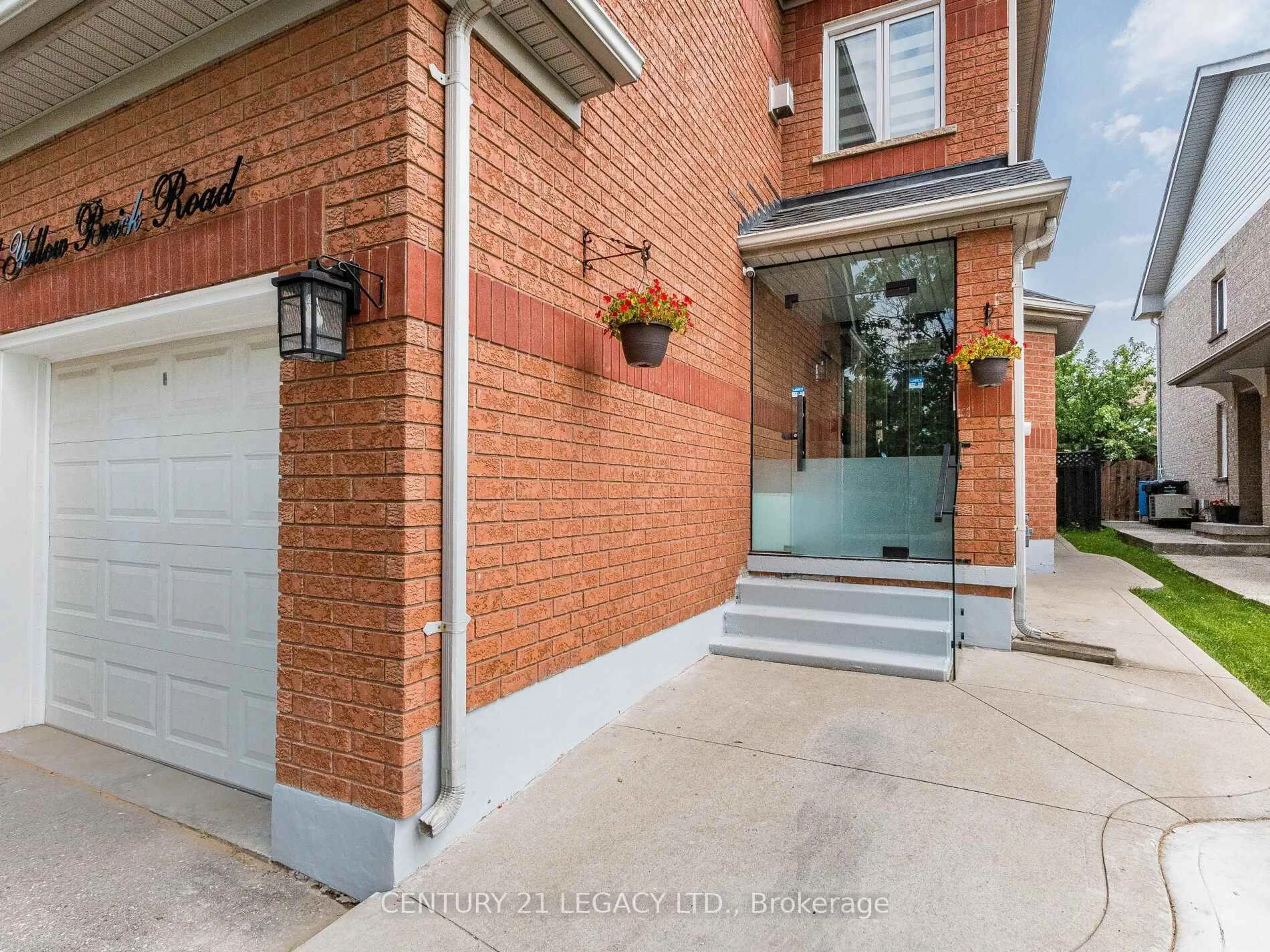 Home with brick exterior material, street for 11 Yellow Brick Rd, Brampton Ontario L6V 4K8