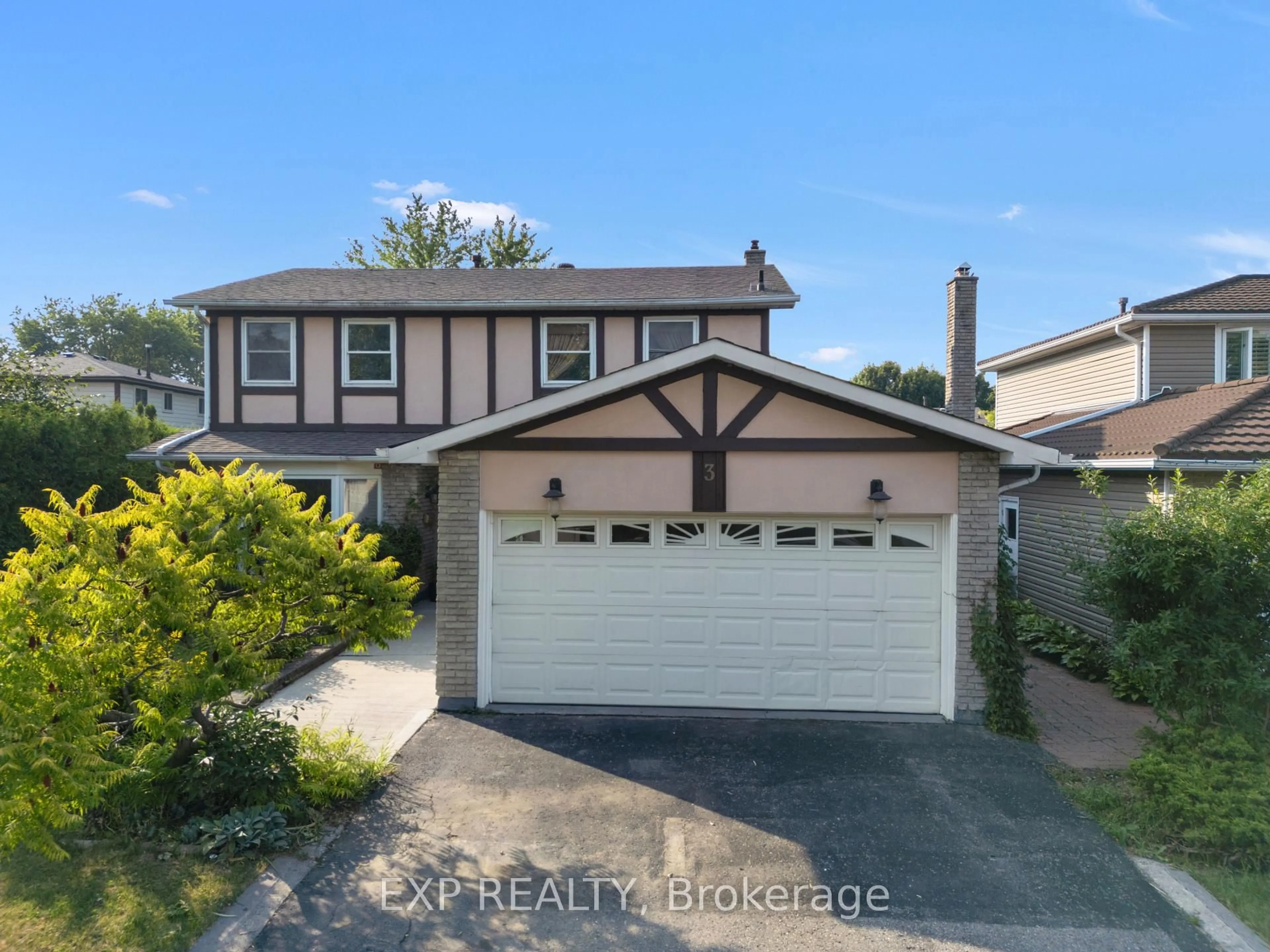 Home with vinyl exterior material, street for 3 Jerome Cres, Brampton Ontario L6S 2G9