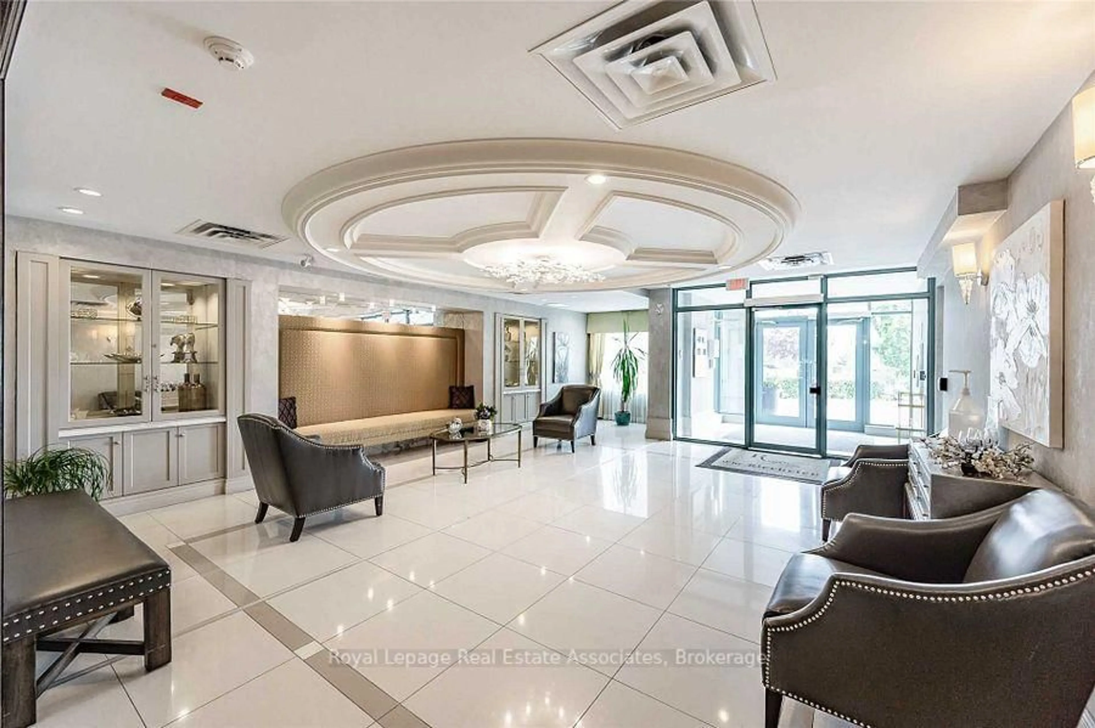 Lobby for 60 Via Rosedale Way #202, Brampton Ontario L6R 3X6