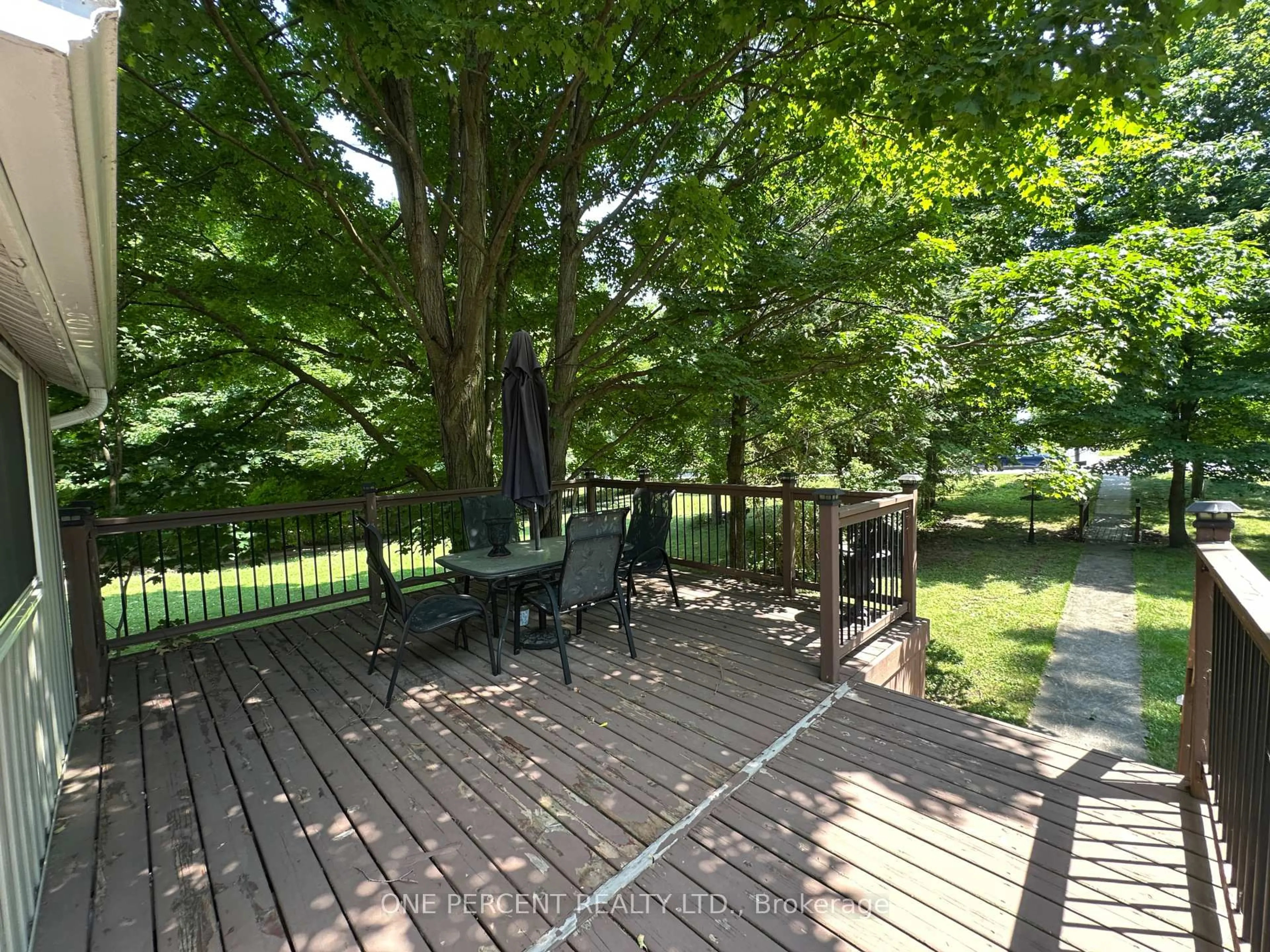Patio, forest/trees view for 7 Second Ave, Orangeville Ontario L9W 1H4