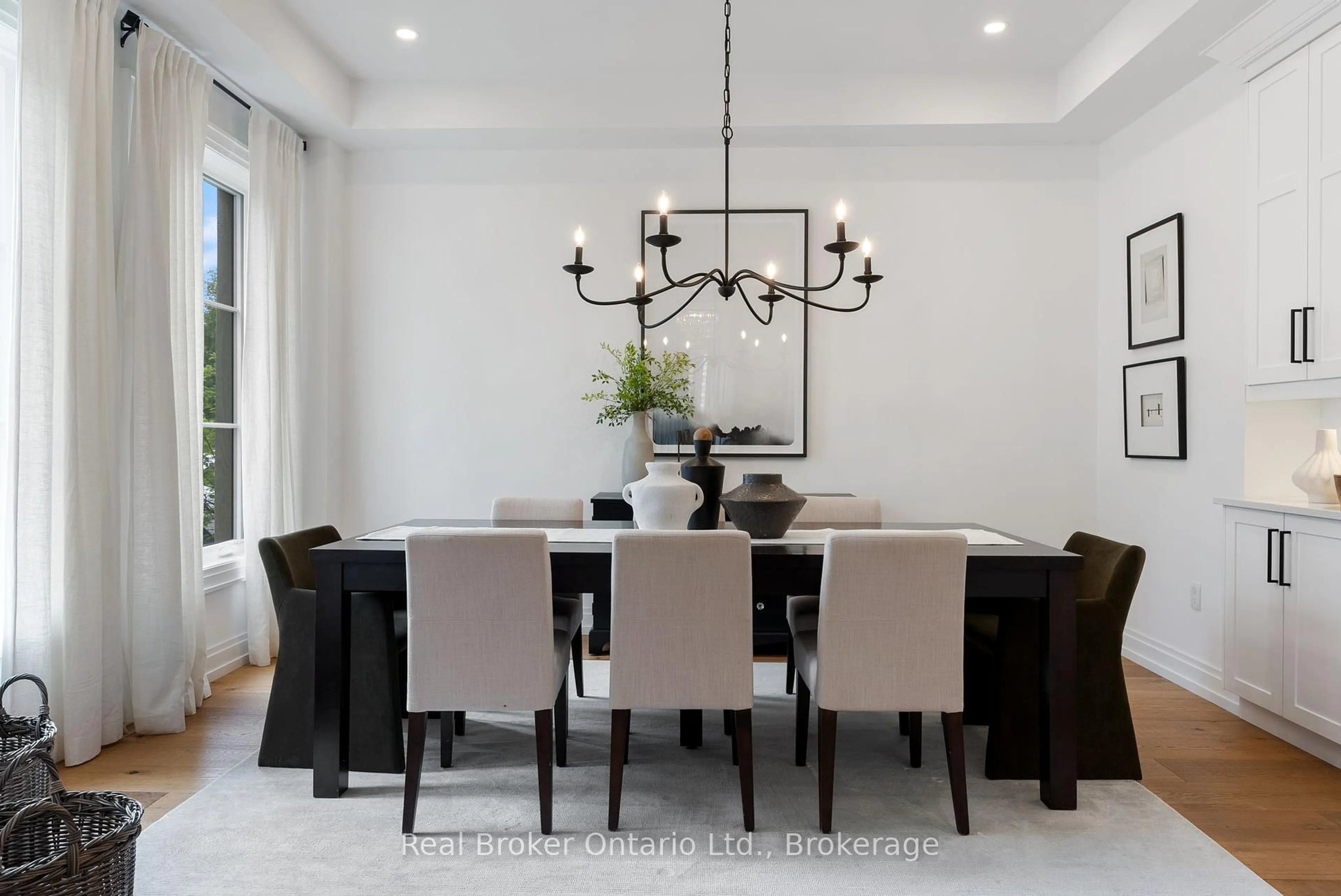 Dining room, unknown for 277 Pine Cove Rd, Burlington Ontario L7N 1W1