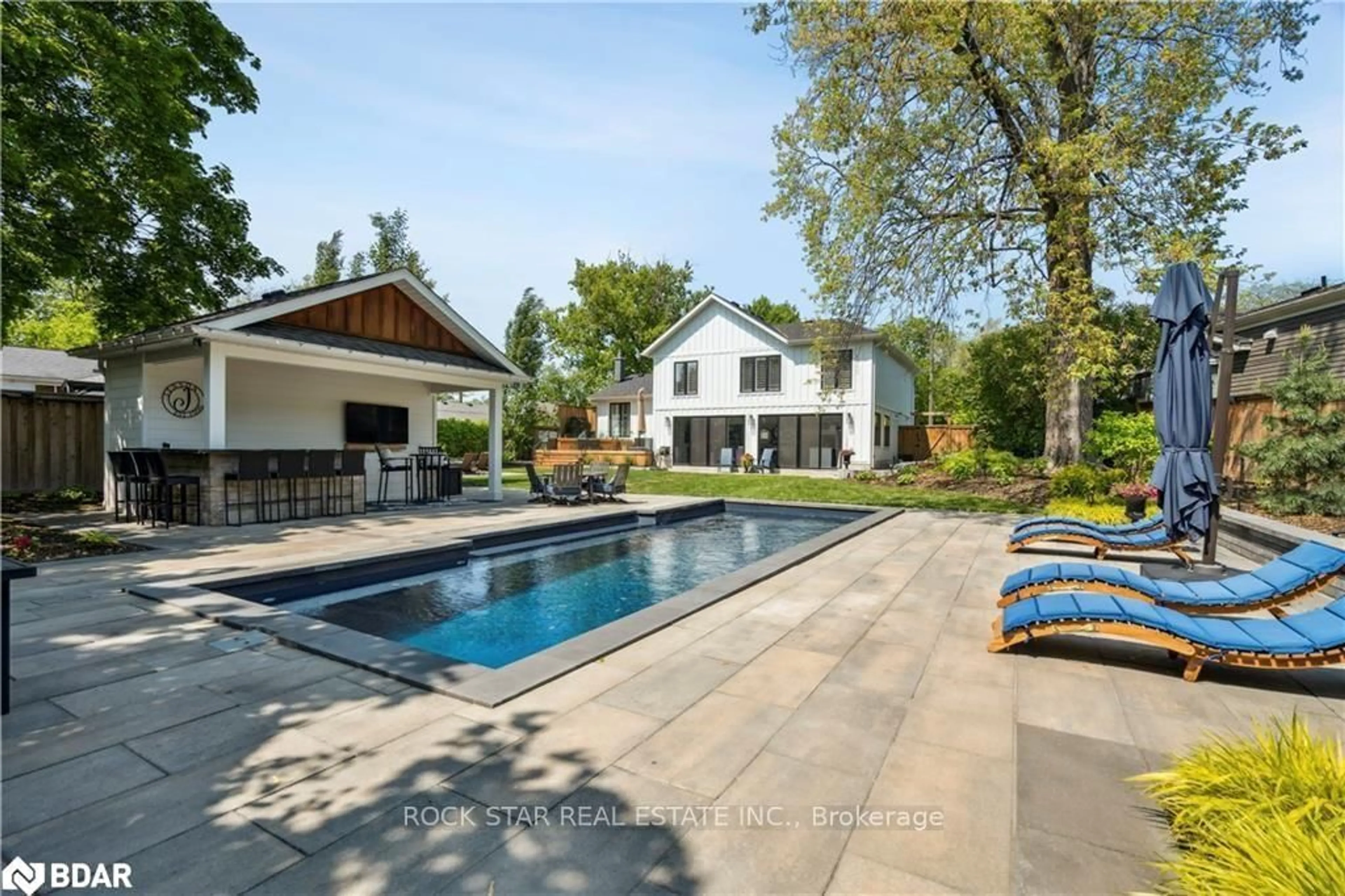 Pool for 298 Kent Cres, Burlington Ontario L7L 4T1