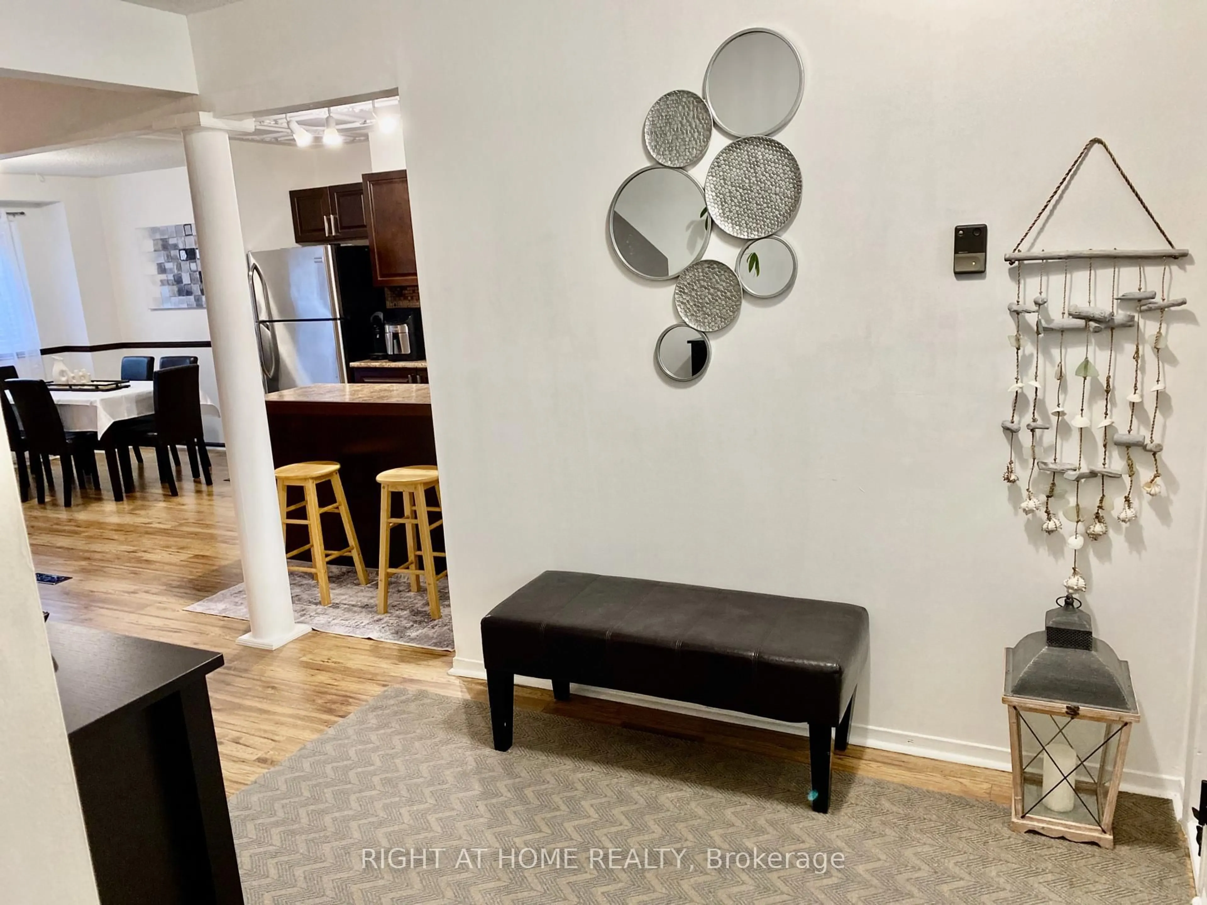 Unknown for 453 Woodview Rd #7, Burlington Ontario L7N 2Z9