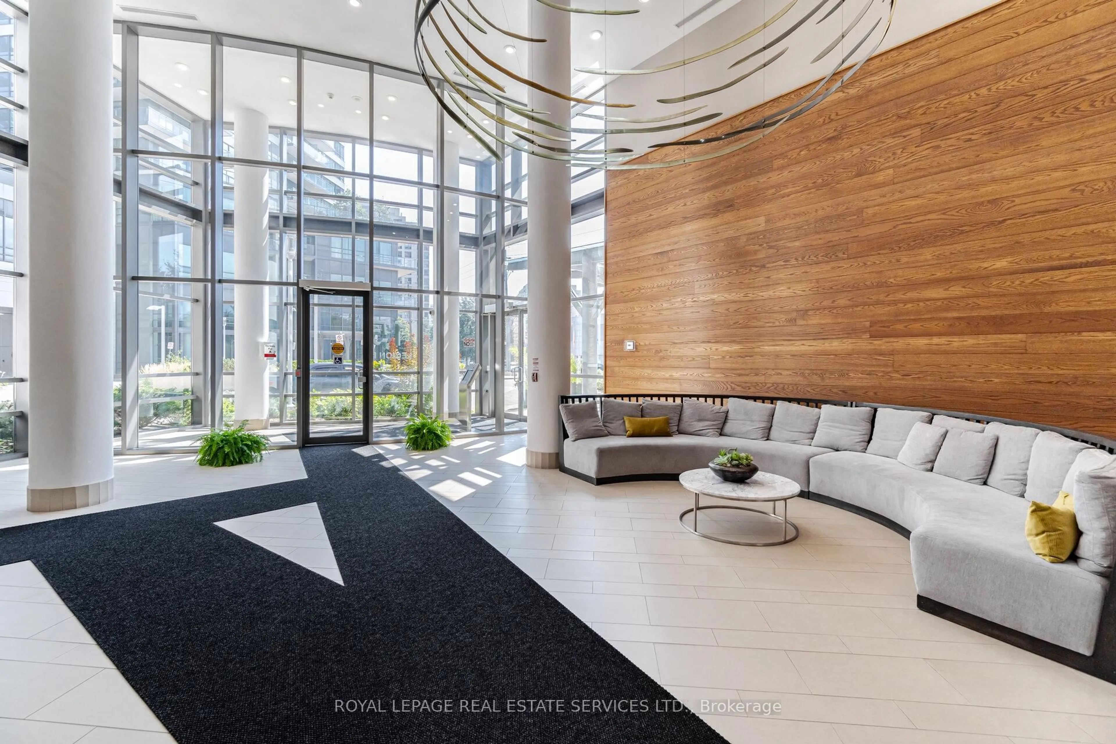Indoor foyer for 15 Legion Rd #1404, Toronto Ontario M8V 0A9