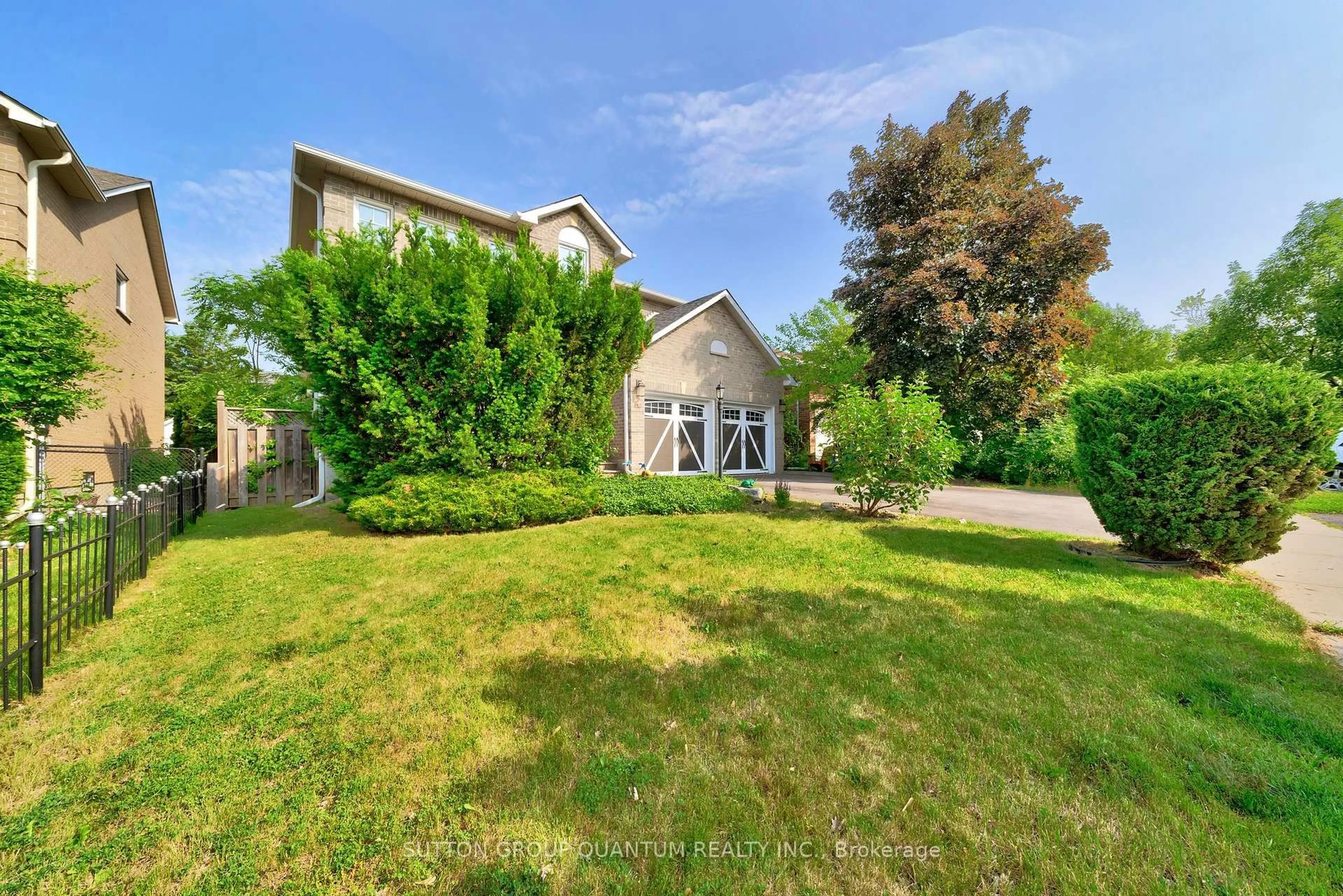 A pic from outside/outdoor area/front of a property/back of a property/a pic from drone, unknown for 57 River Oaks Blvd, Oakville Ontario L6H 4C3