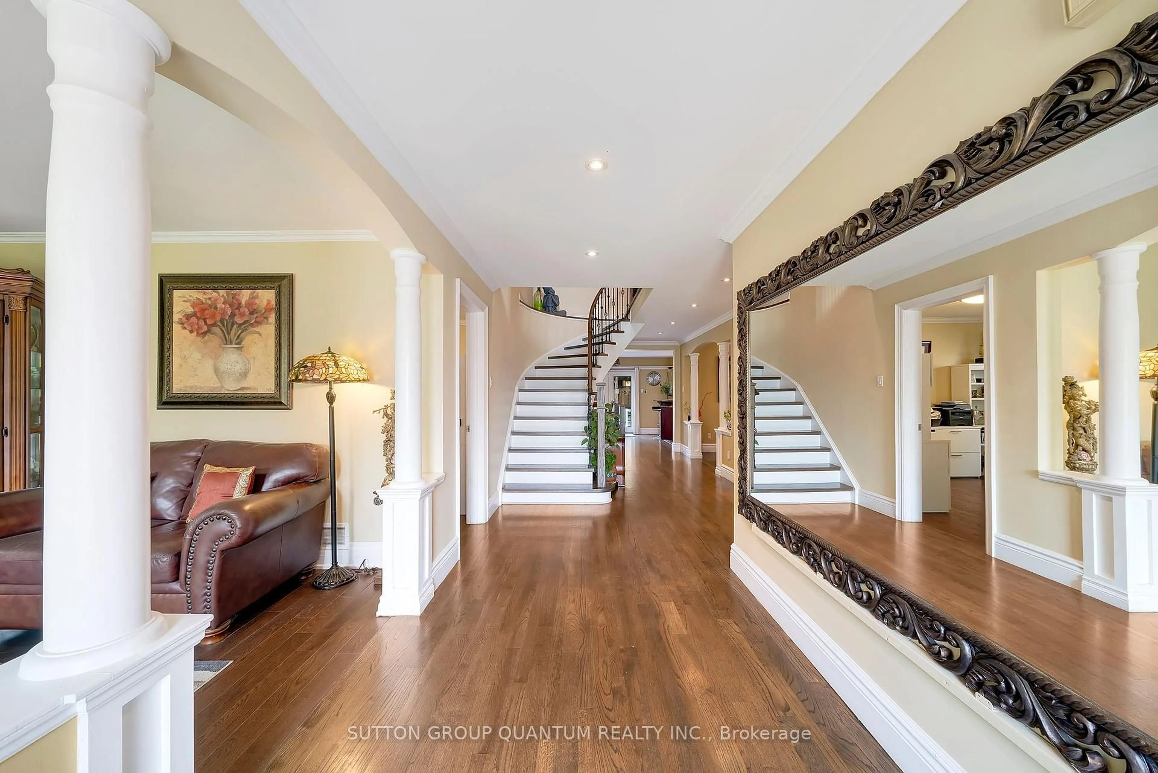 Indoor foyer for 57 River Oaks Blvd, Oakville Ontario L6H 4C3