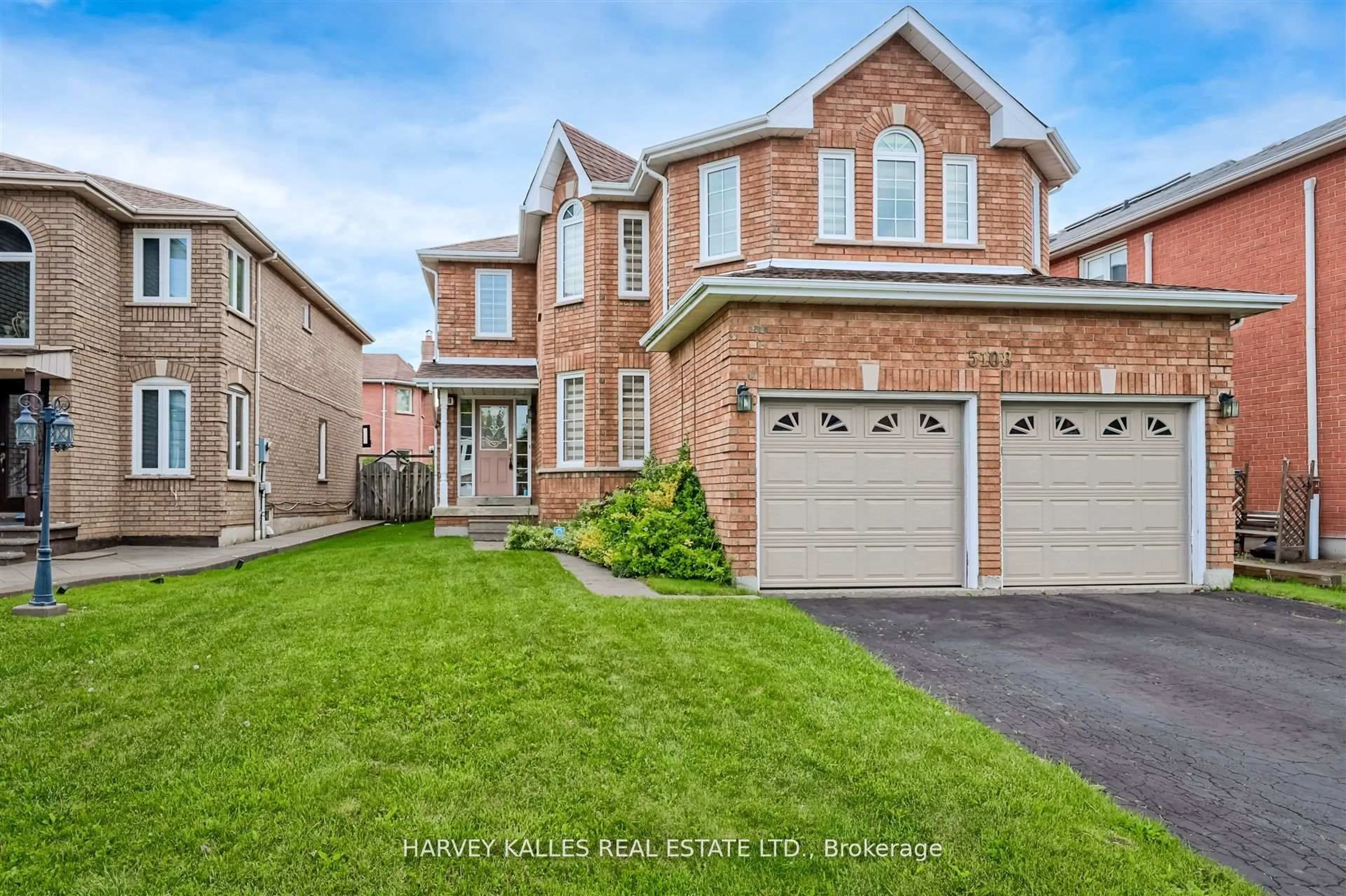 Home with brick exterior material, street for 5108 Heatherleigh Ave, Mississauga Ontario L5V 1M7
