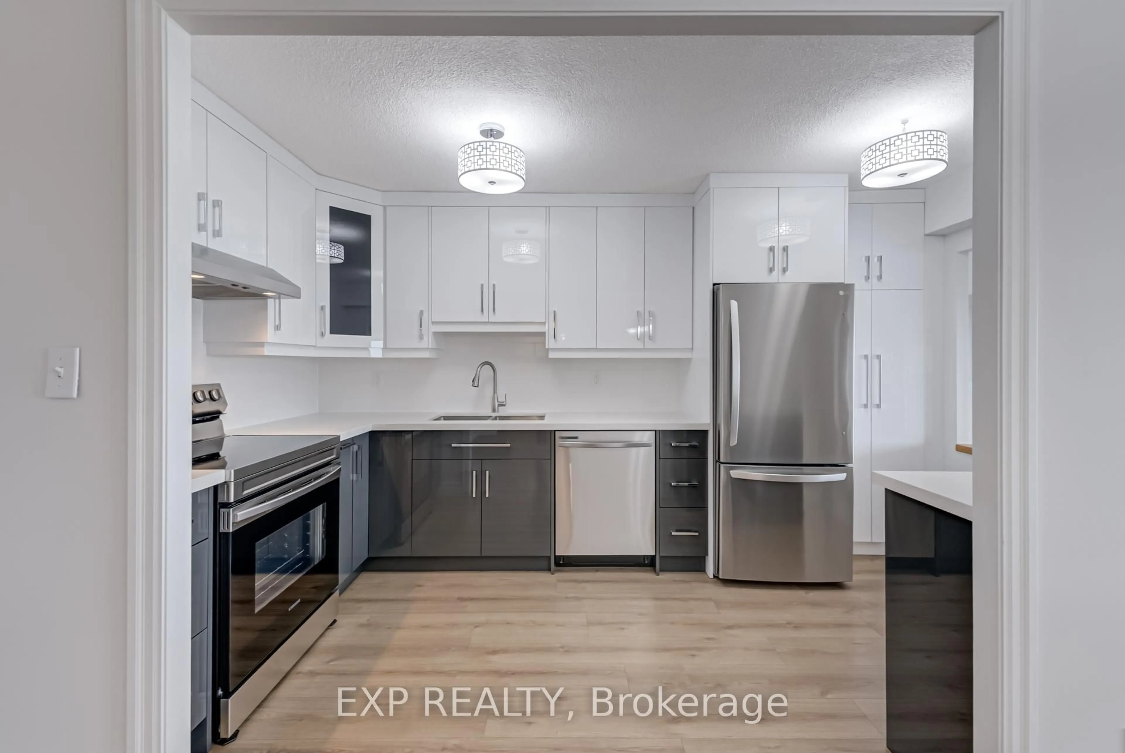 Unknown for 270 Scarlett Rd #1812, Toronto Ontario M6N 4X7