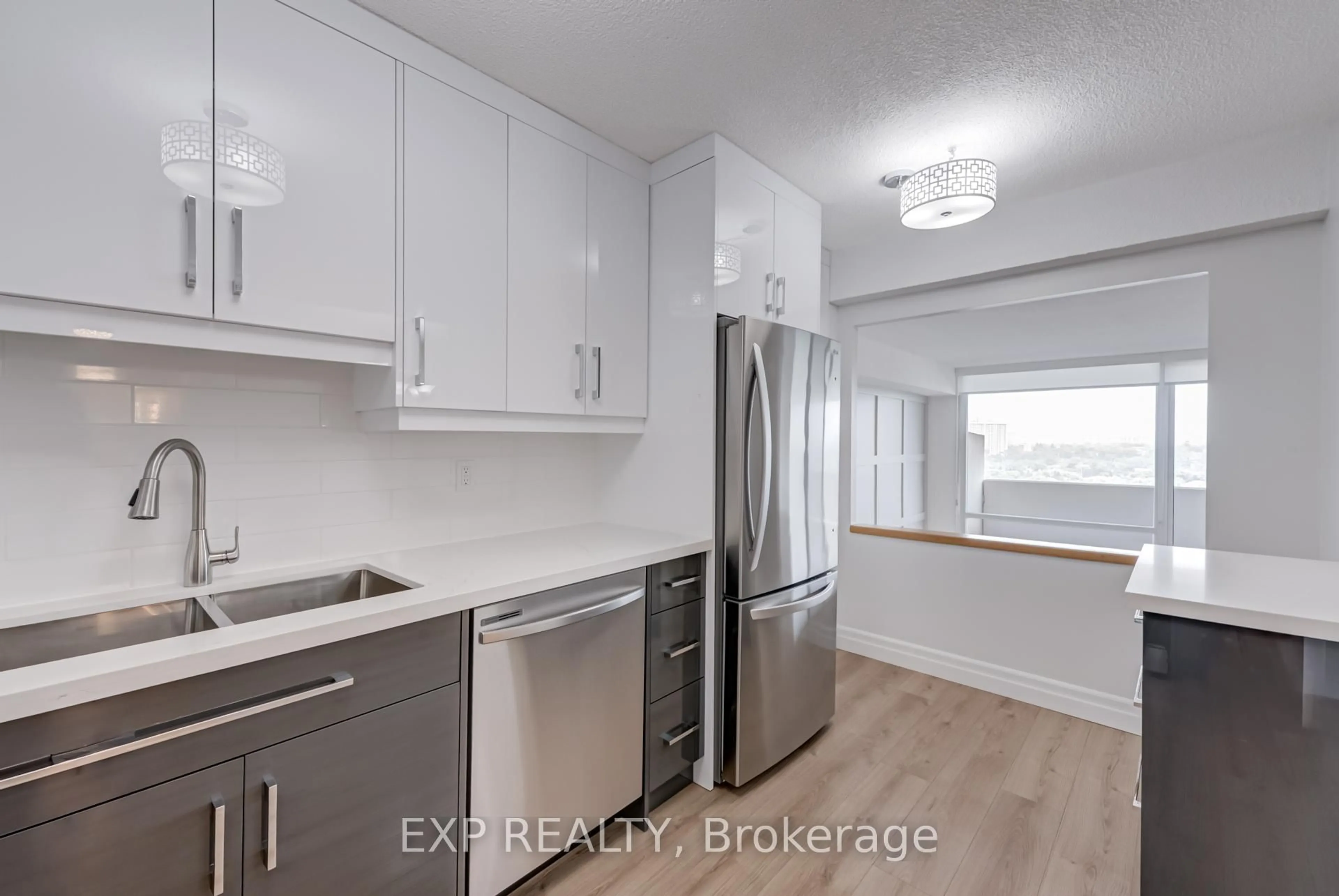 Standard kitchen, wood/laminate floor for 270 Scarlett Rd #1812, Toronto Ontario M6N 4X7