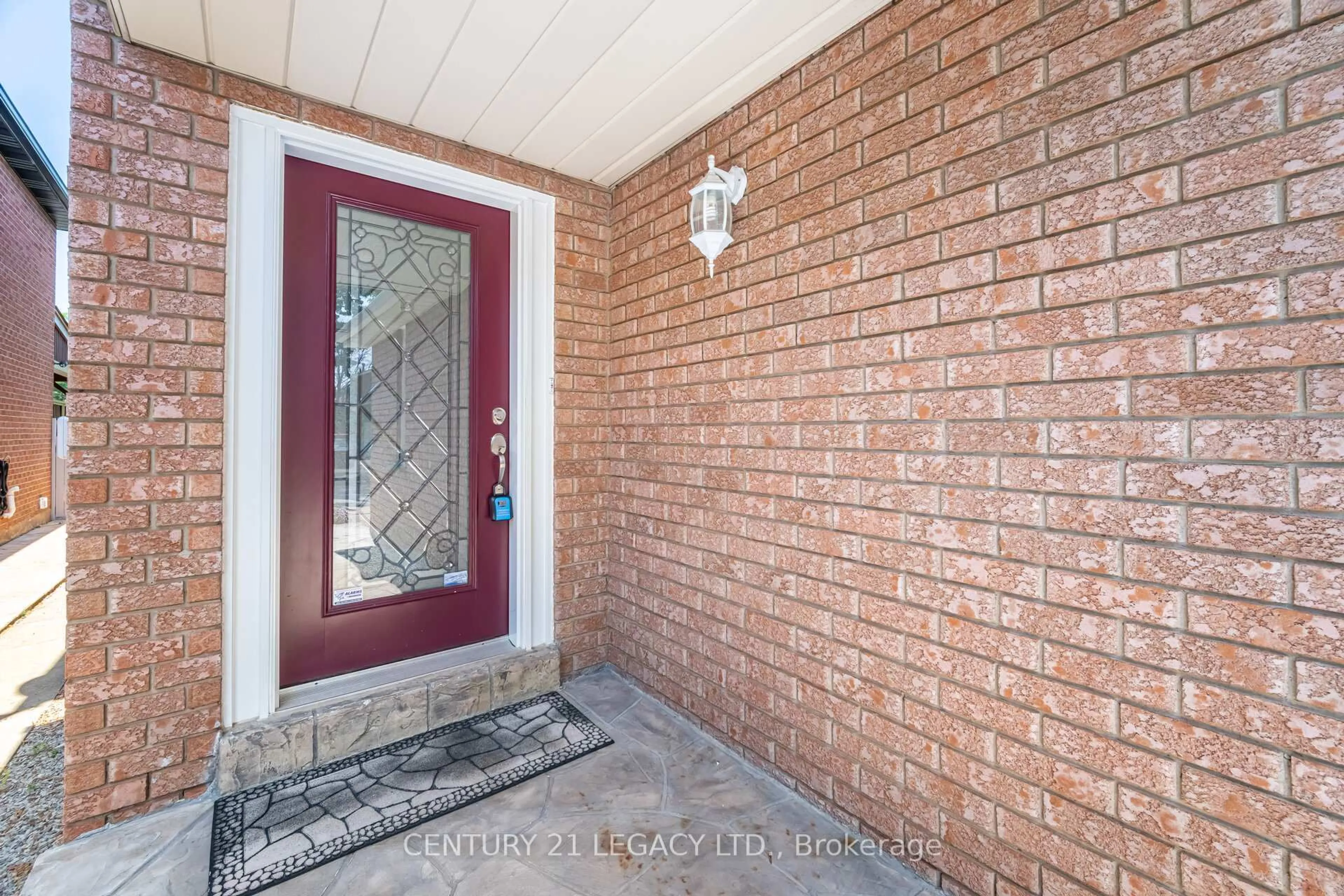 Indoor entryway for 3182 Bracknell Cres, Mississauga Ontario L5N 4W4