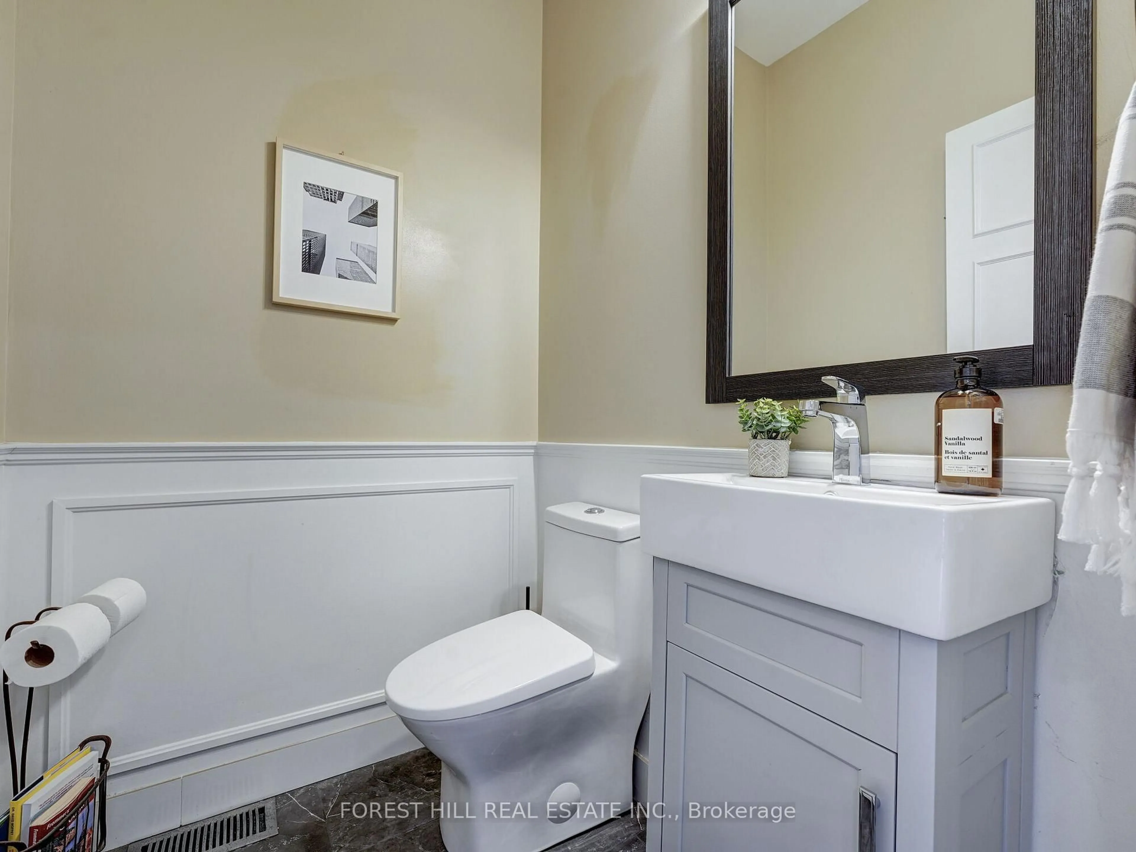 Standard bathroom, ceramic/tile floor for 33 Rothsay Ave, Toronto Ontario M8Z 4M2