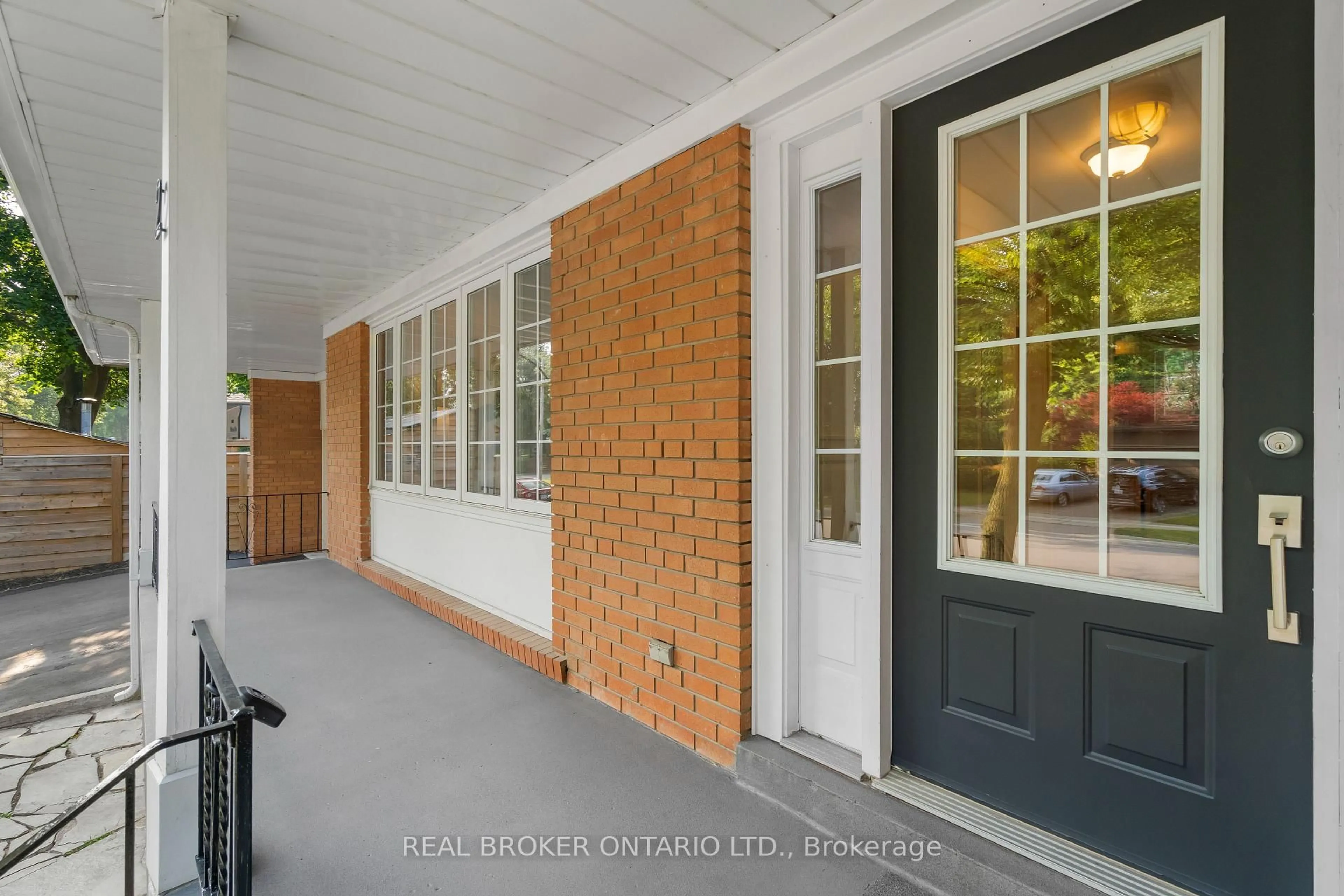 Indoor entryway for 2 Winterton Dr, Toronto Ontario M9B 3G5