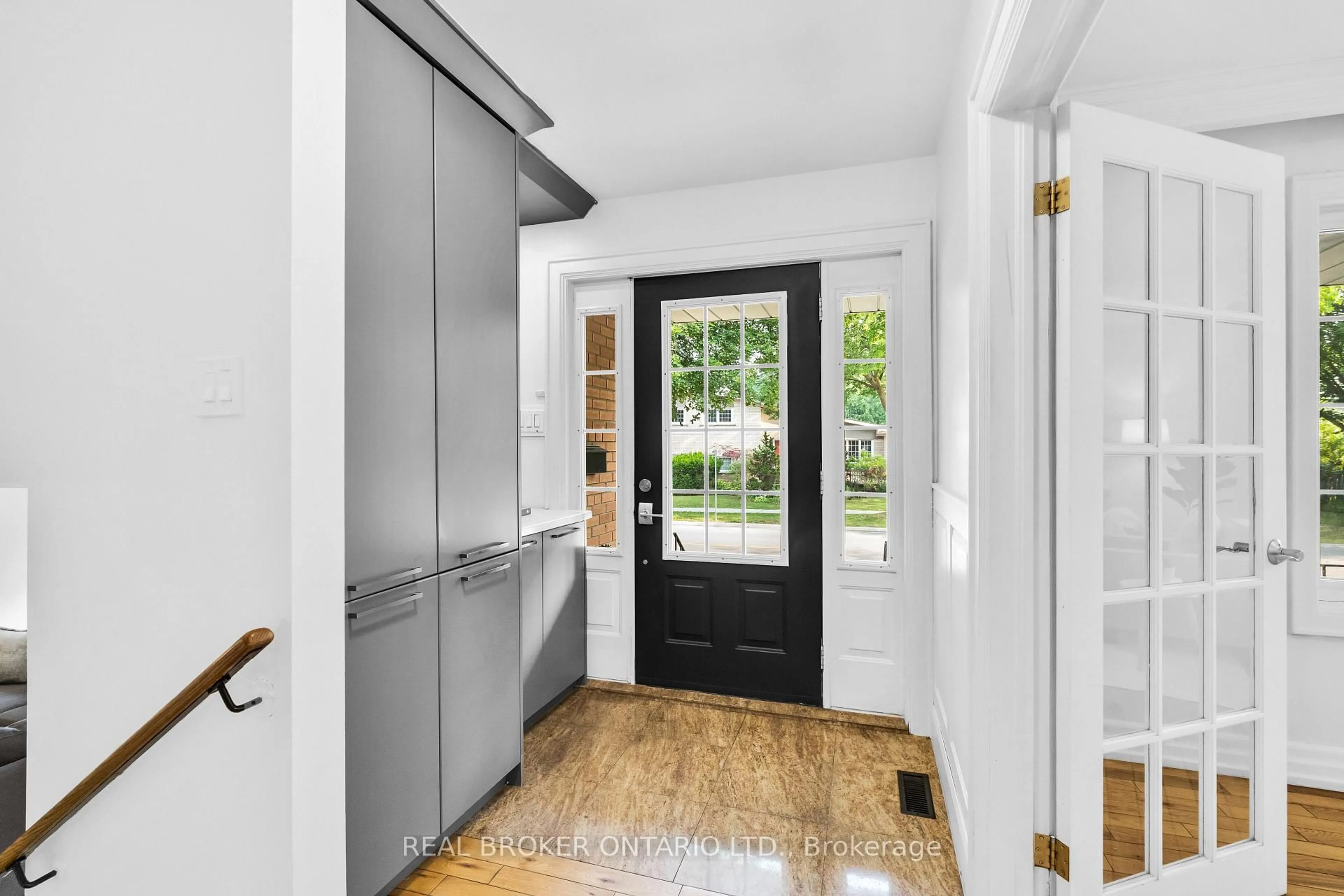 Indoor entryway for 2 Winterton Dr, Toronto Ontario M9B 3G5