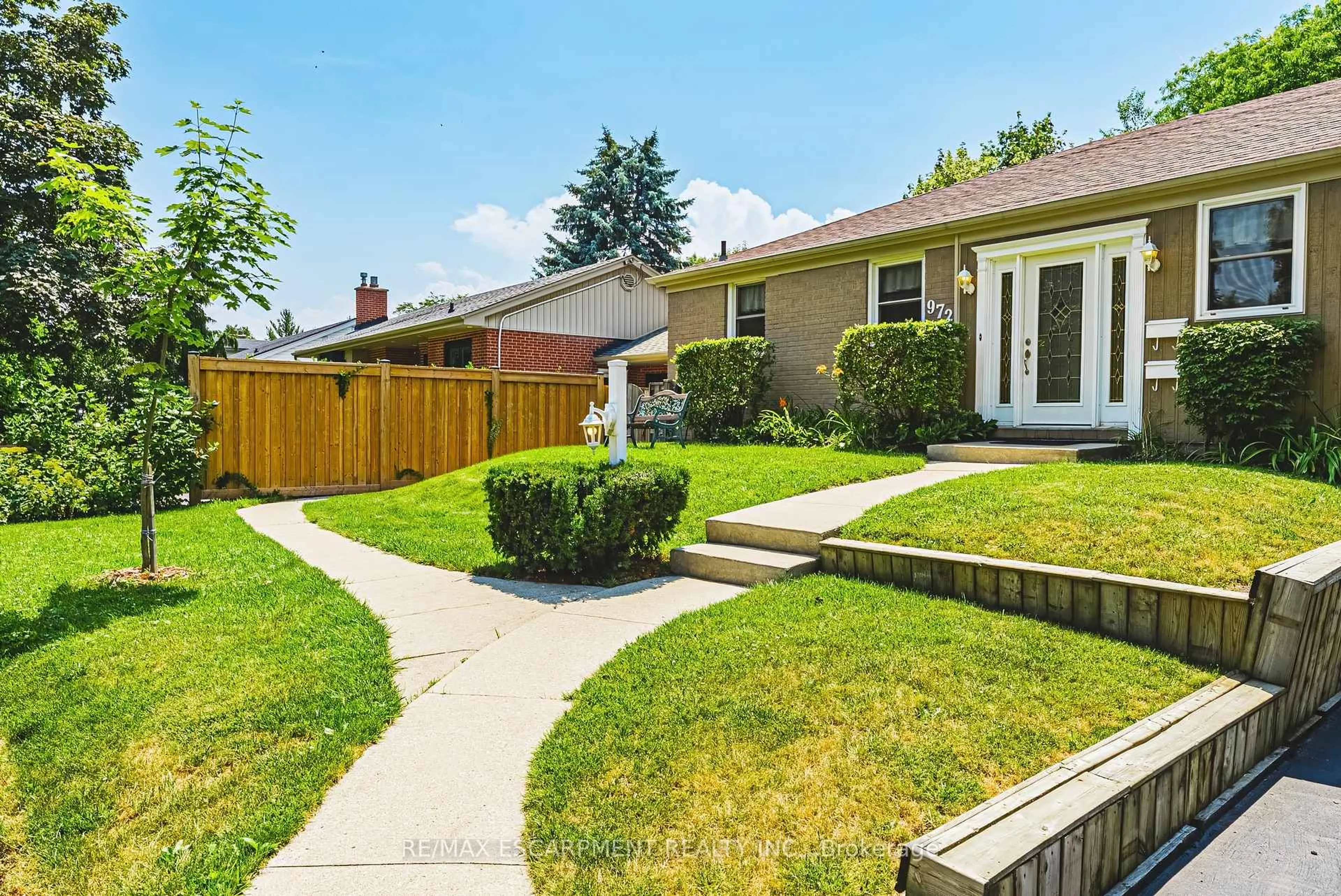 Unknown for 972 Kingsway Dr, Burlington Ontario L7T 3J2