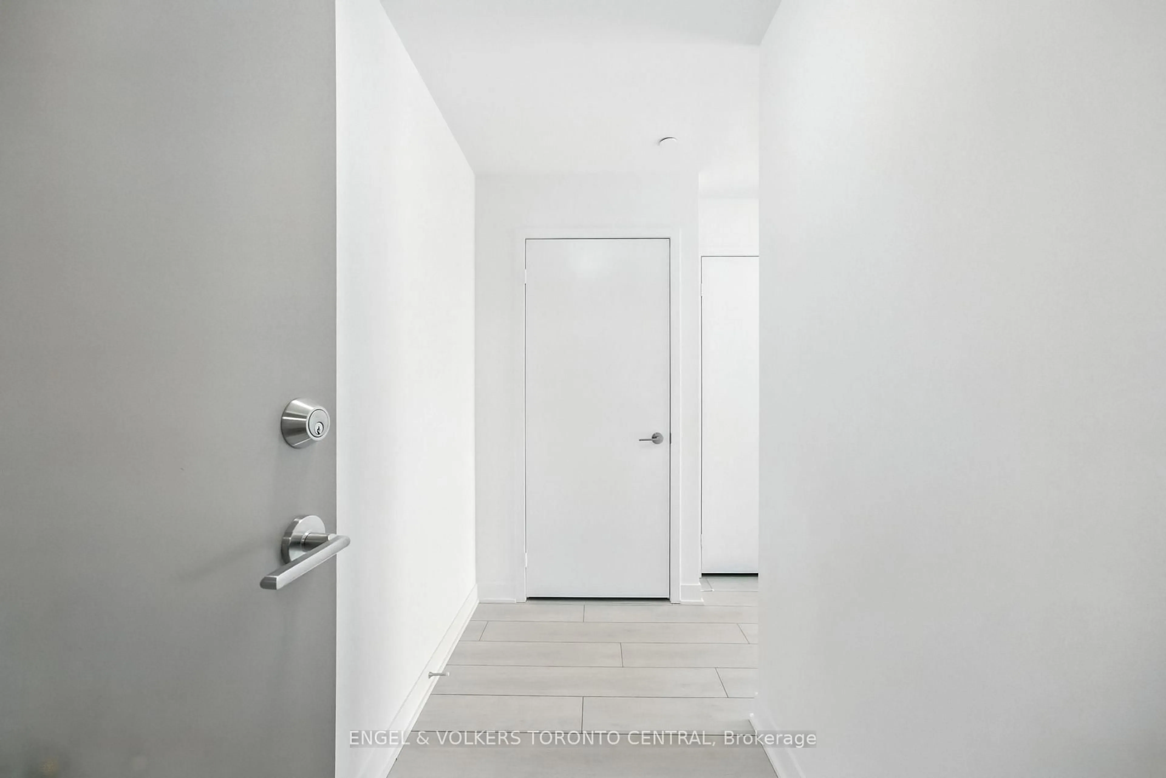 Indoor entryway for 260 Malta Ave #506, Brampton Ontario L6Y 6L7