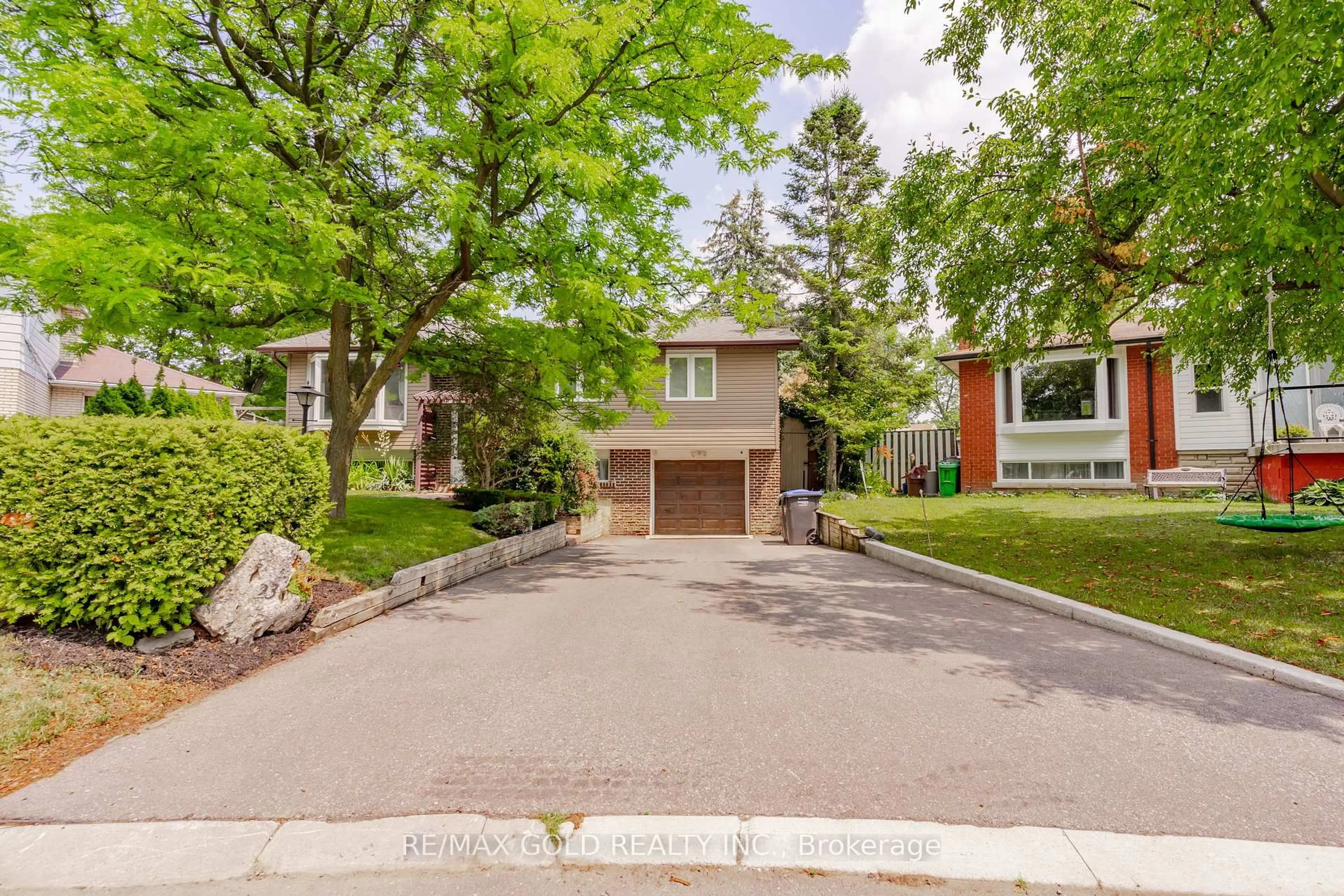 Unknown for 23 Edgebrook Cres, Brampton Ontario L6T 1Y6