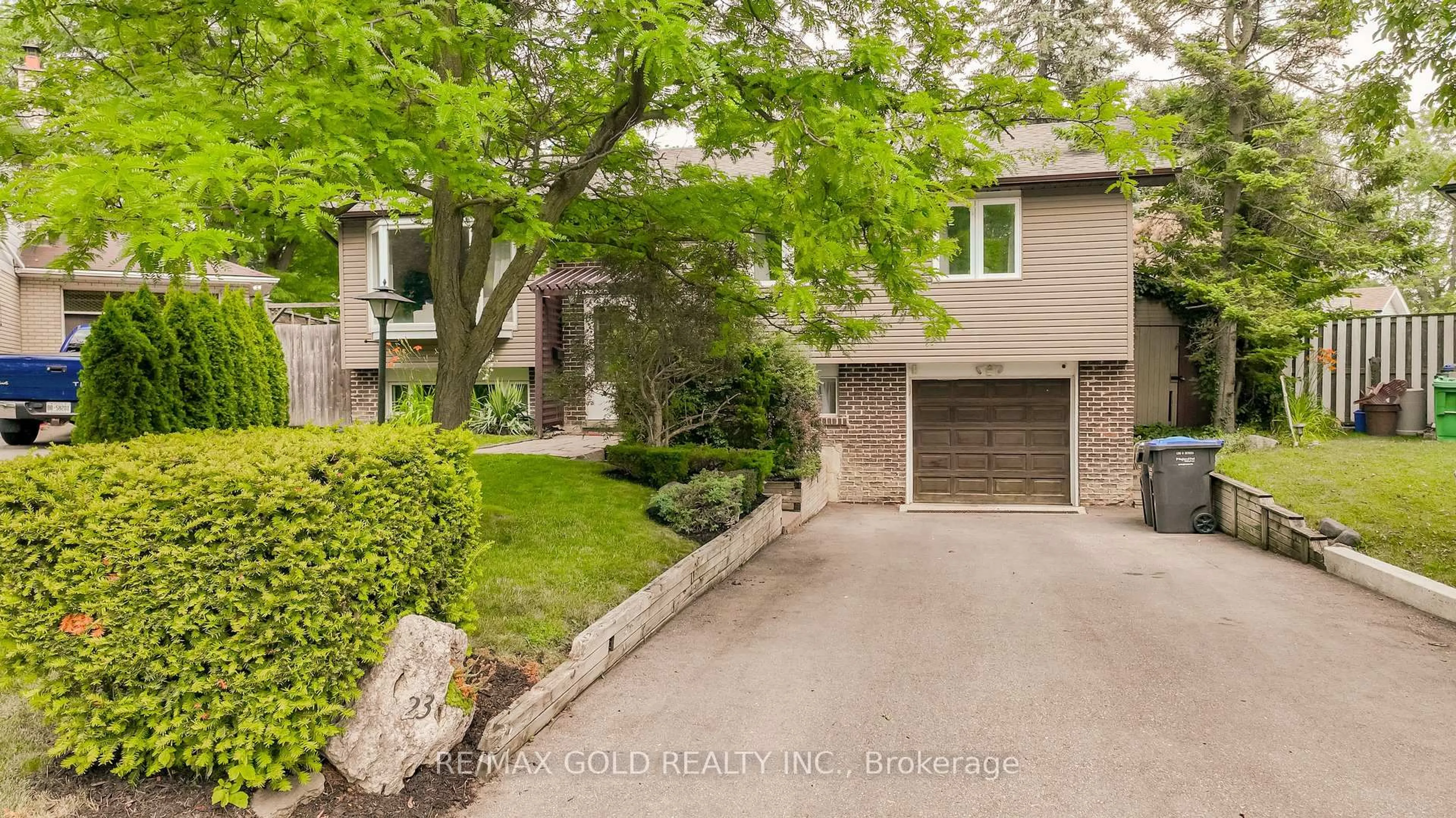 Unknown for 23 Edgebrook Cres, Brampton Ontario L6T 1Y6