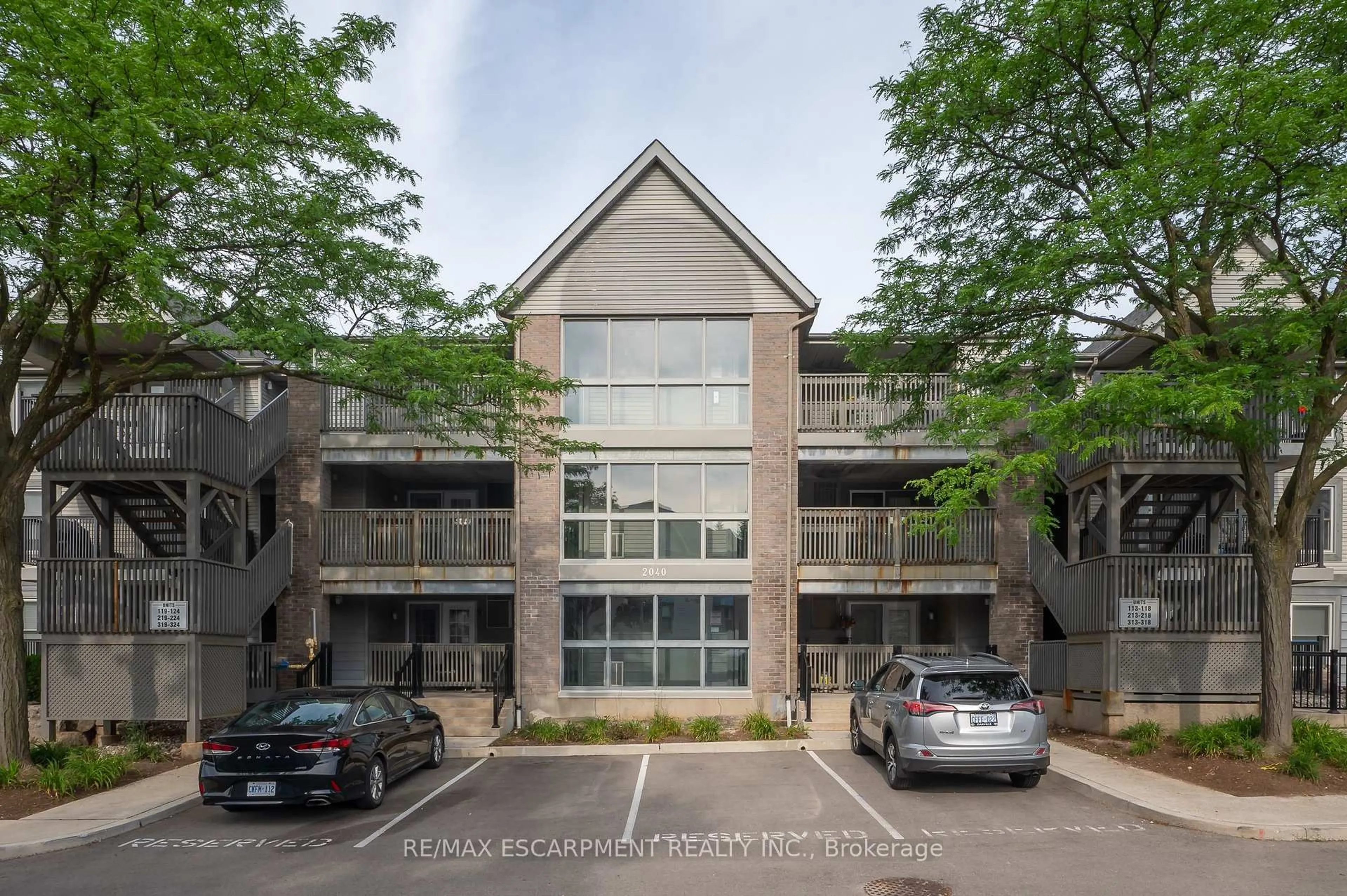 Unknown for 2040 Cleaver Ave #214, Burlington Ontario L7M 4C4