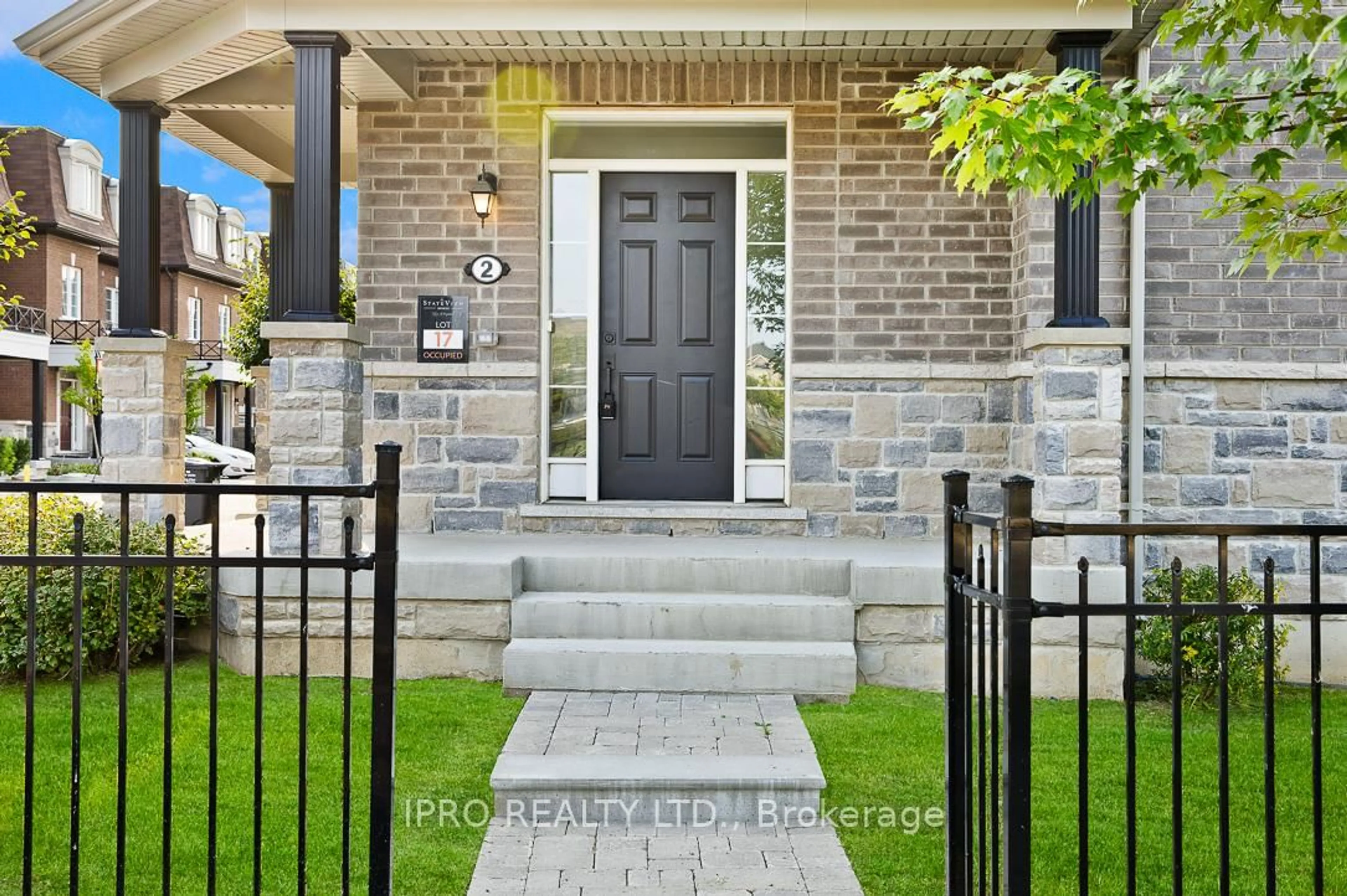 Indoor entryway for 2 Pomarine Way, Brampton Ontario L6X 0E4