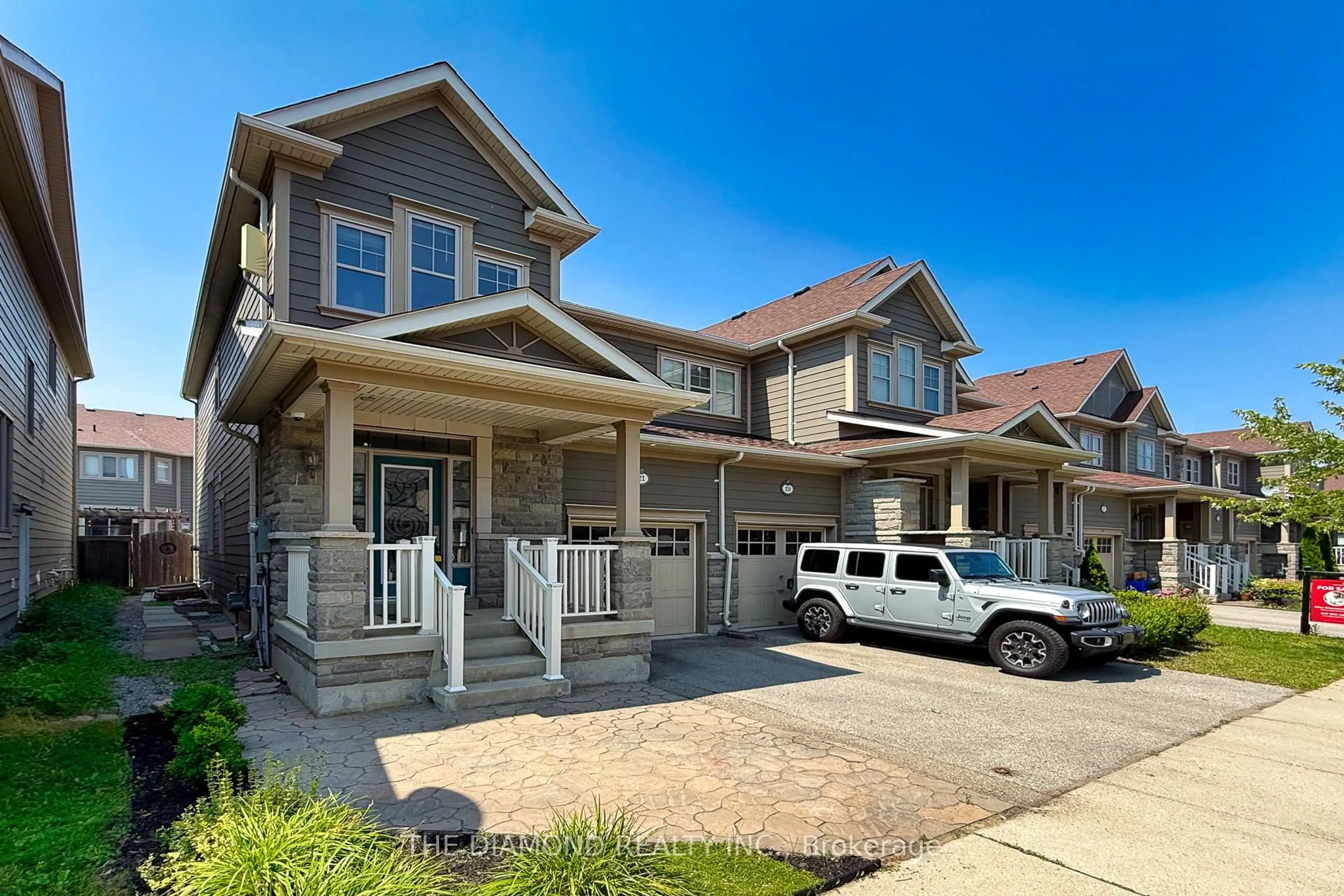 Home with brick exterior material, street for 21 Aird Crt, Milton Ontario L9T 3Y1