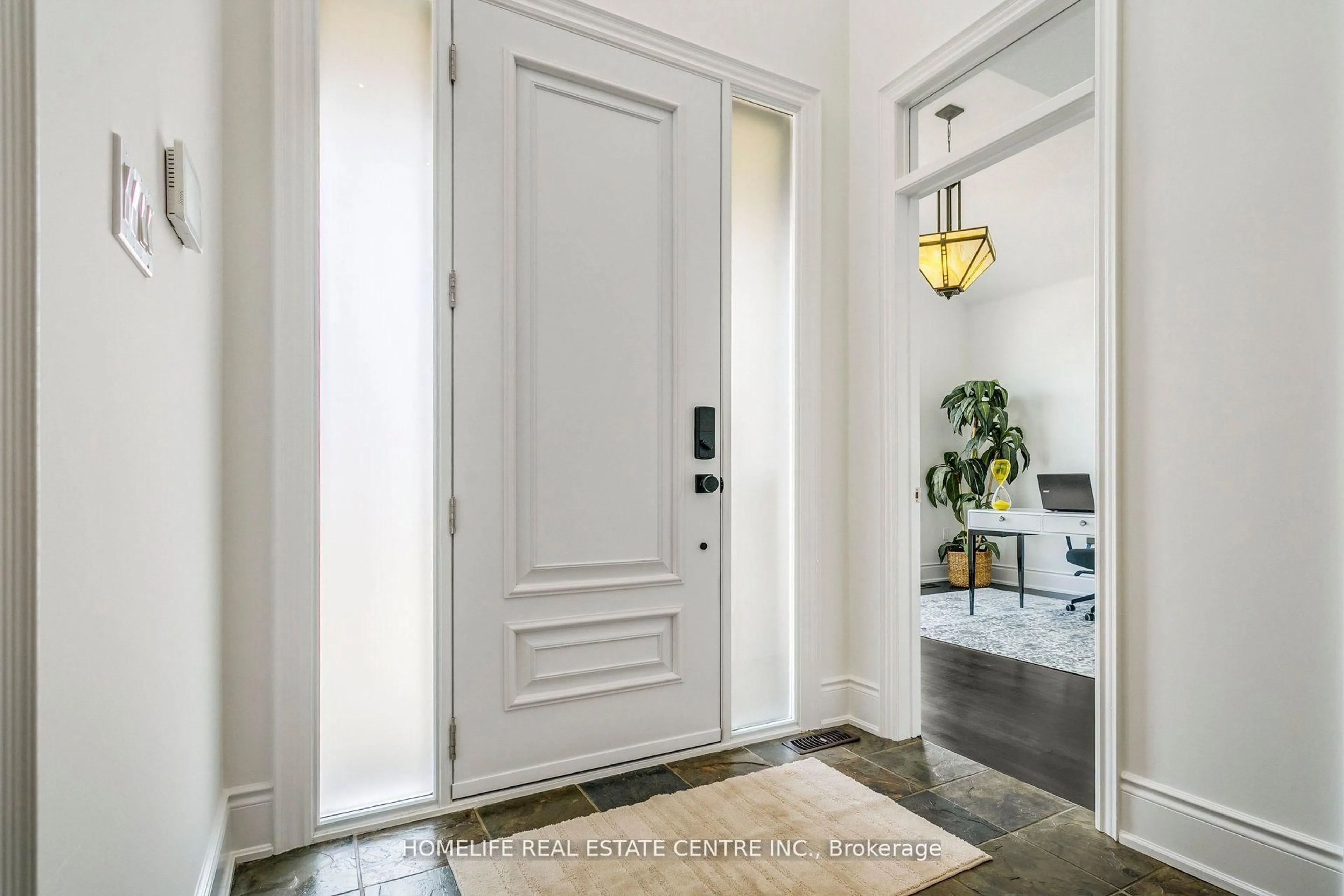 Indoor entryway for 60 Young Crt, Orangeville Ontario L9W 0A8