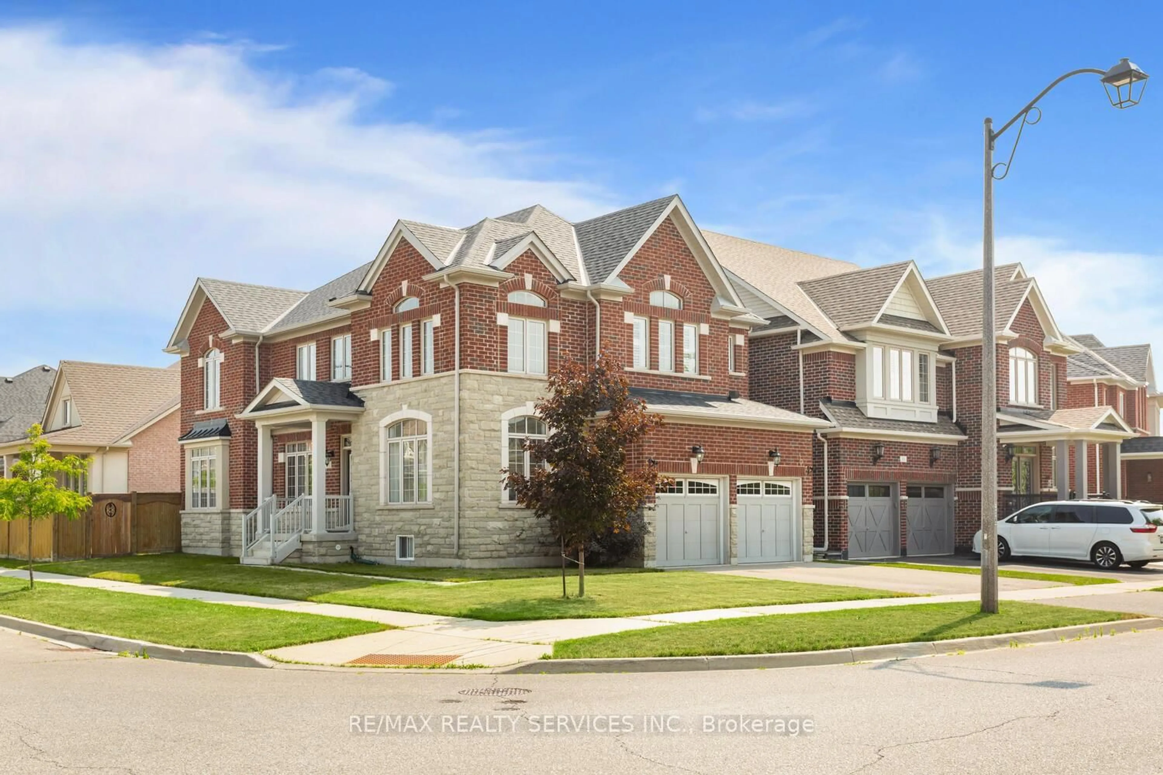 Home with brick exterior material, street for 91 Northwest Crt, Halton Hills Ontario L7G 0K7