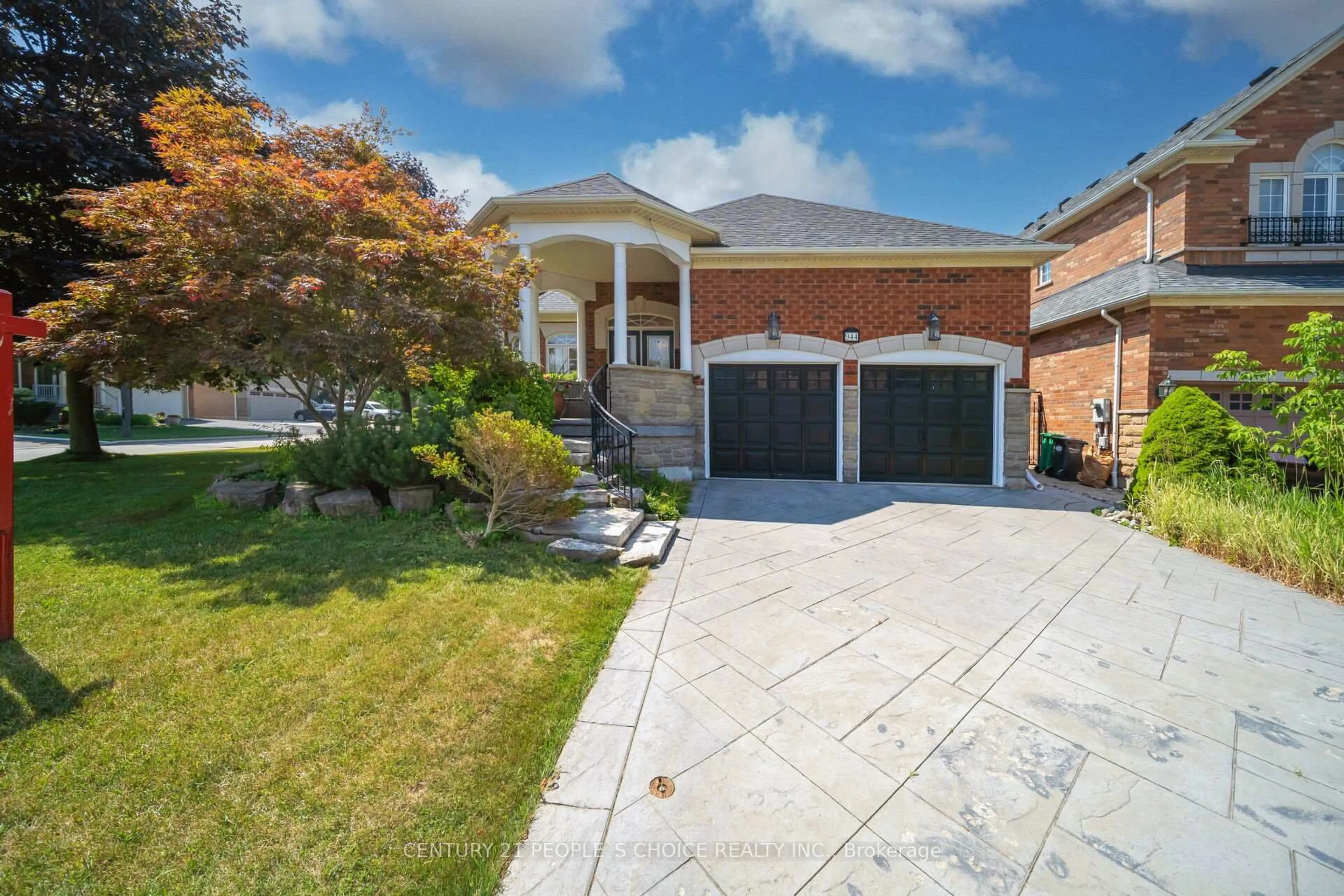 Home with brick exterior material, street for 944 Sombrero Way, Mississauga Ontario L5W 1S9