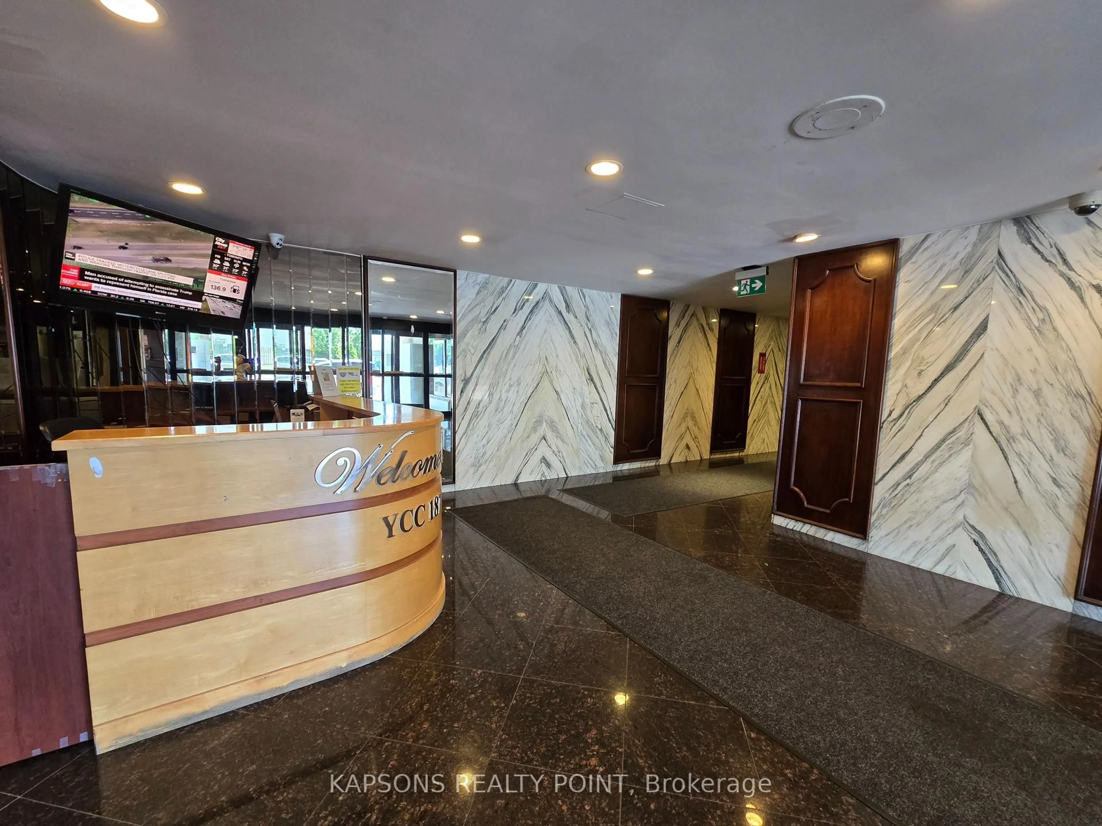 Lobby for 3390 Weston Rd #1709, Toronto Ontario M9M 2X3
