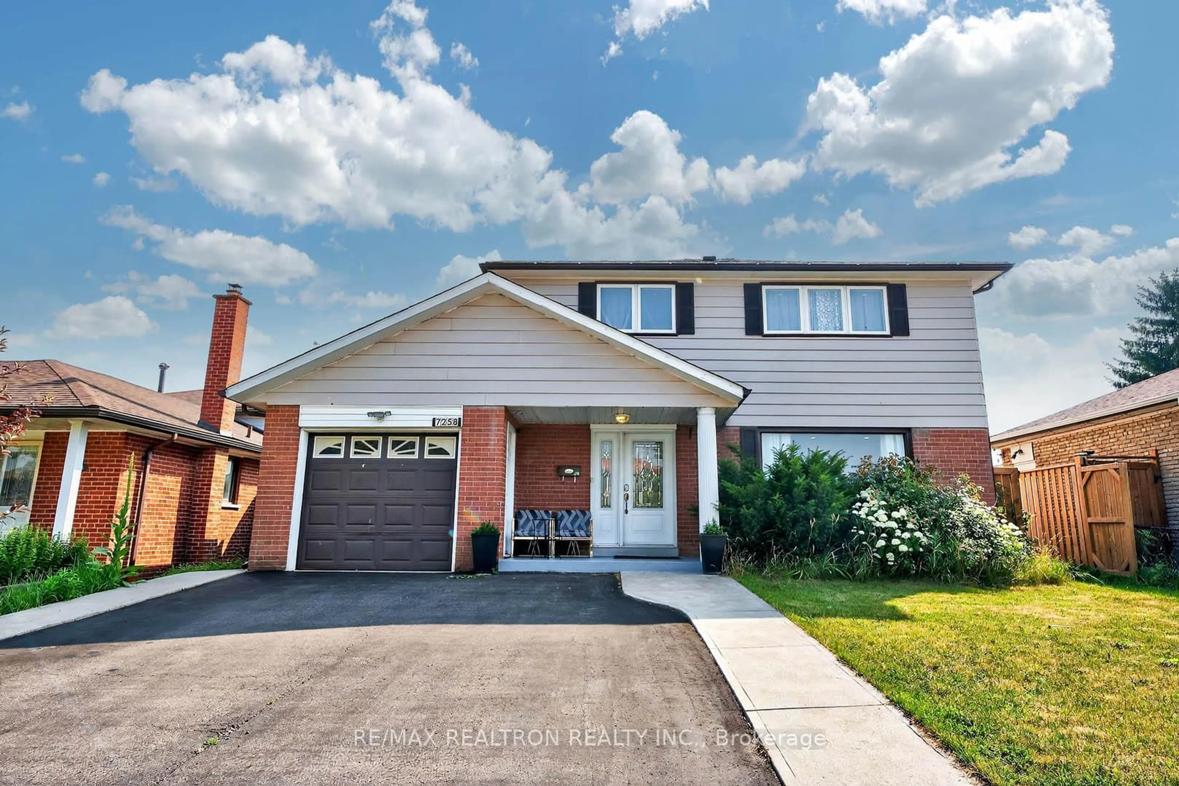 Home with brick exterior material, street for 7258 Vernor Dr, Mississauga Ontario L4T 2P4