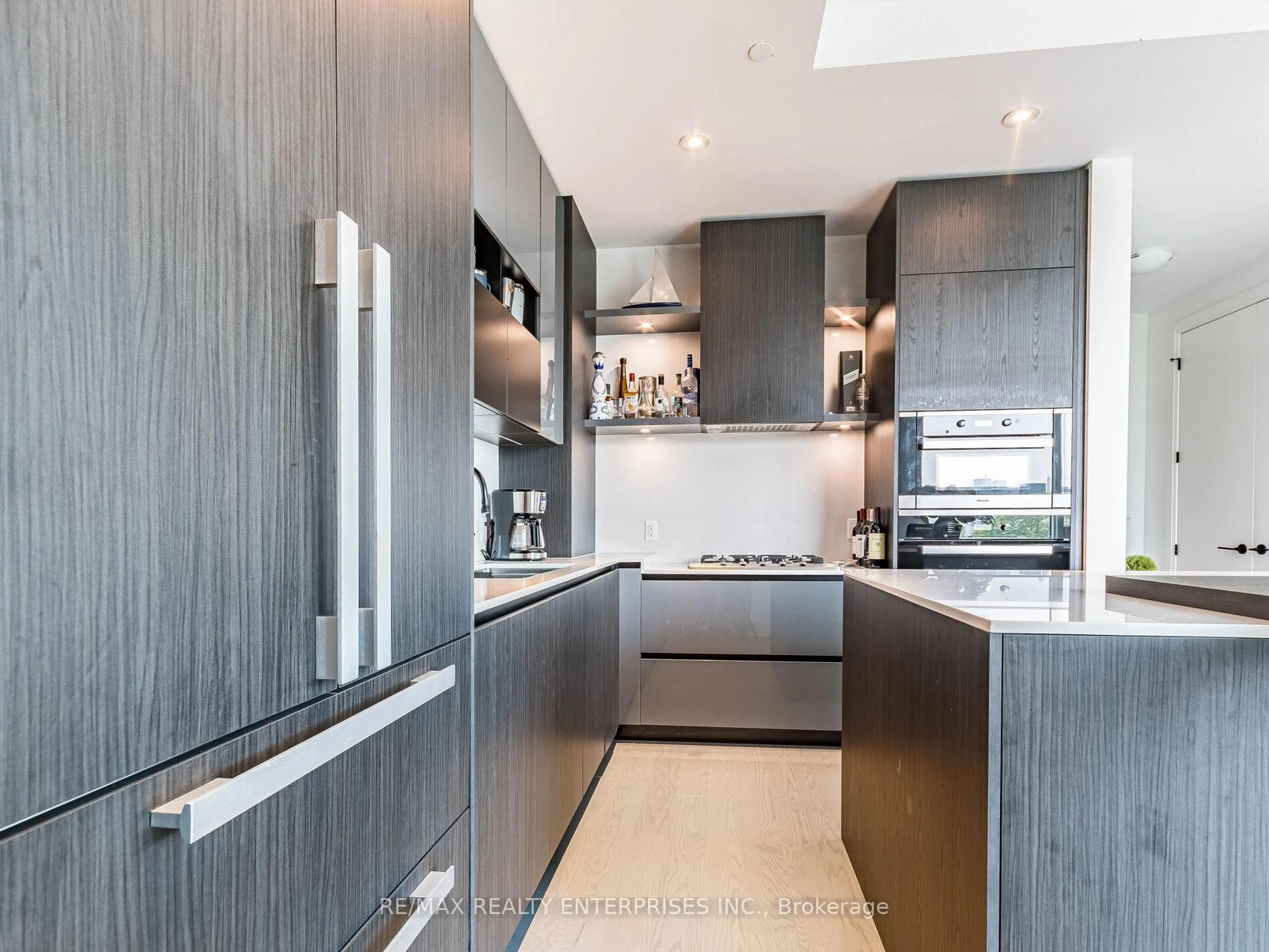 Contemporary kitchen, unknown for 55 Port St #403, Mississauga Ontario L5G 4P3