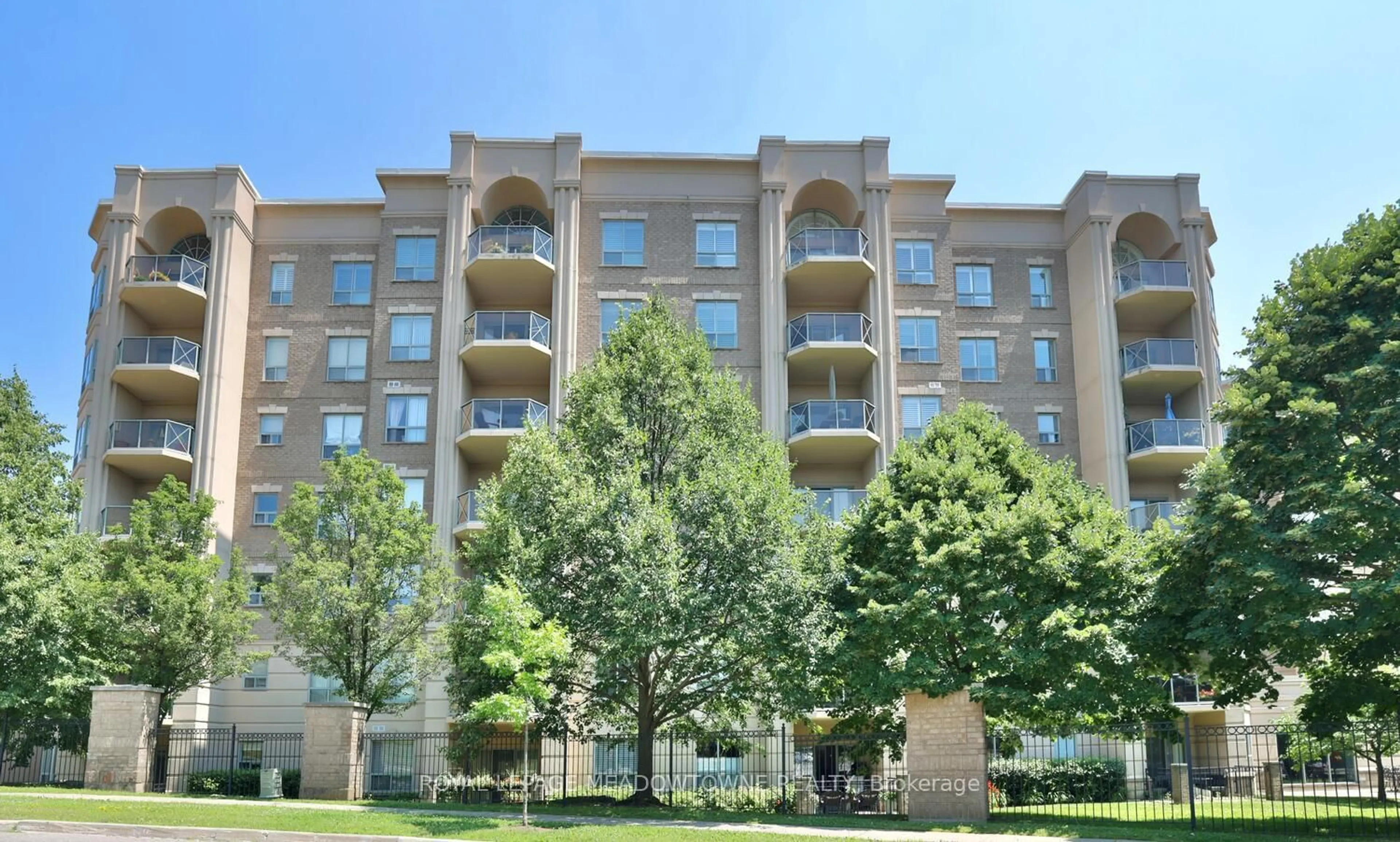 Patio, building for 2075 Amherst Heights Dr #606, Burlington Ontario L7P 5B8