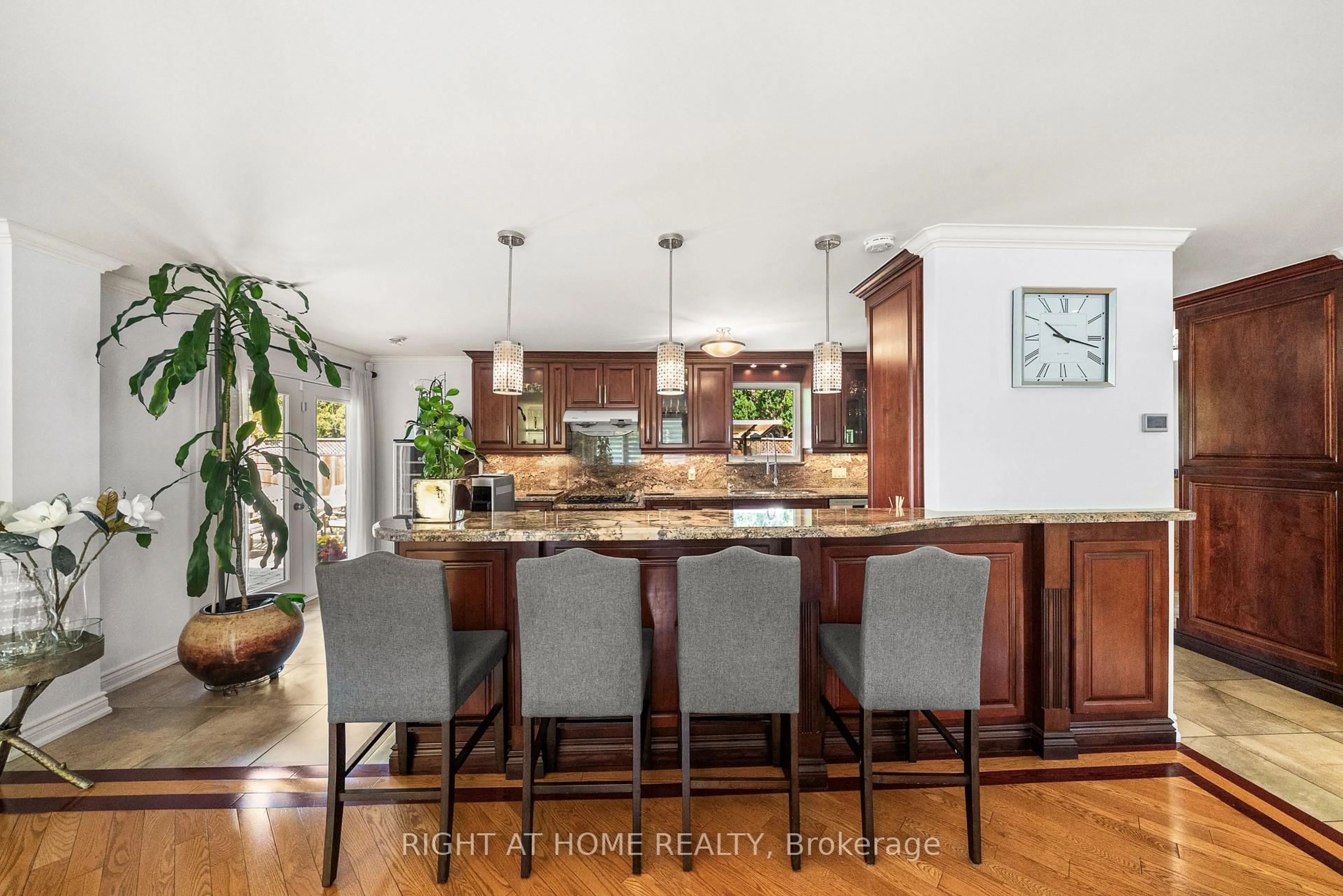 Open concept kitchen, unknown for 1045 Bloor St, Mississauga Ontario L4Y 2N3