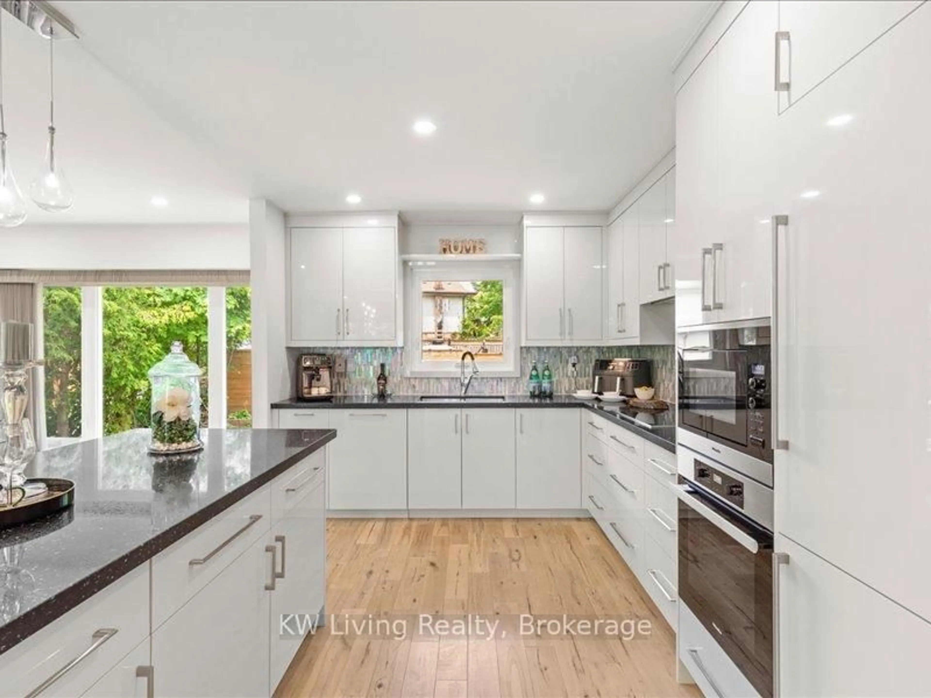 Open concept kitchen, unknown for 2816 Constable Rd, Mississauga Ontario L5J 1W7
