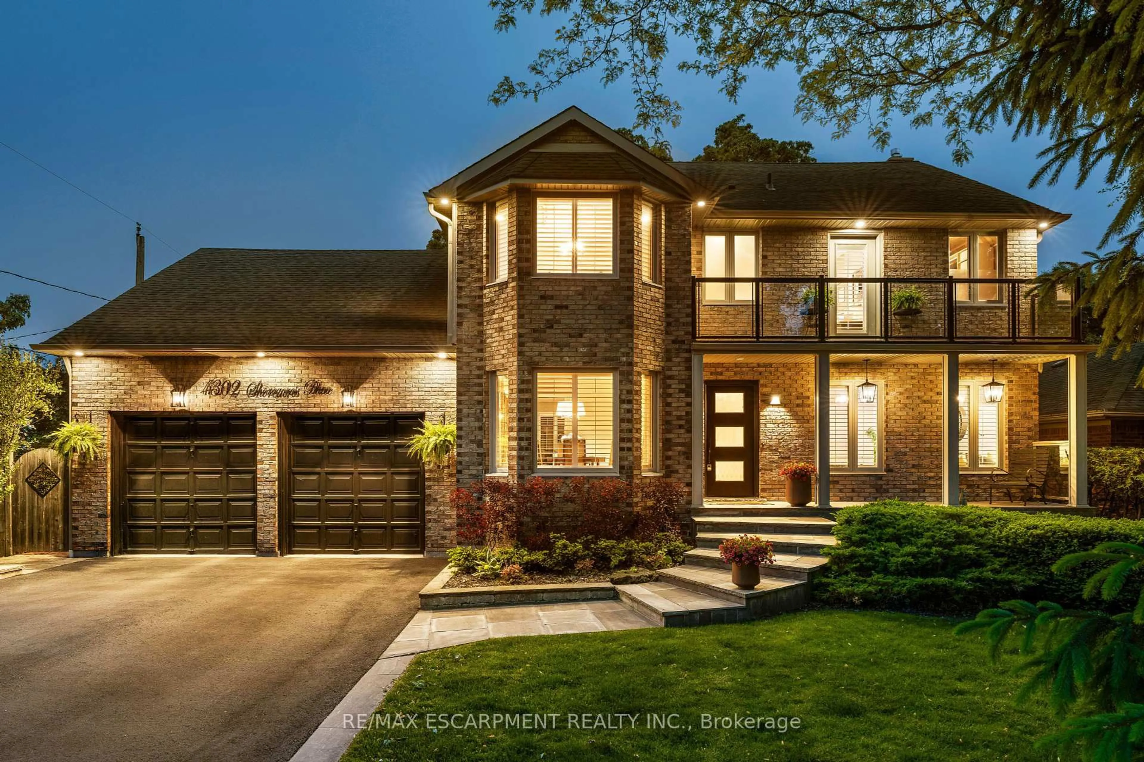 Home with brick exterior material, street for 4302 SHOREACRES Pl, Burlington Ontario L7L 5N1