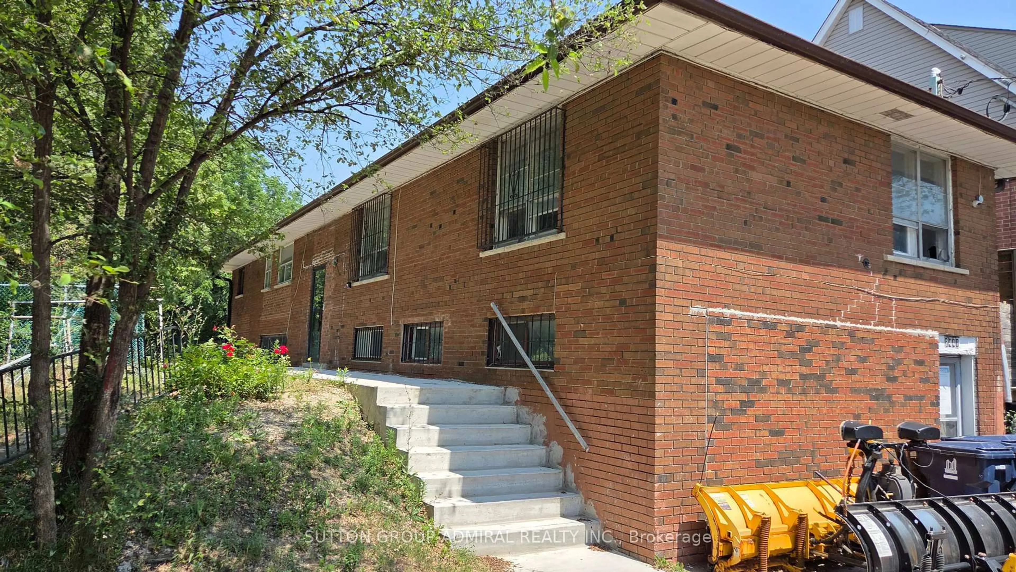 Home with brick exterior material, building for 2441 Keele St, Toronto Ontario M6L 2N6