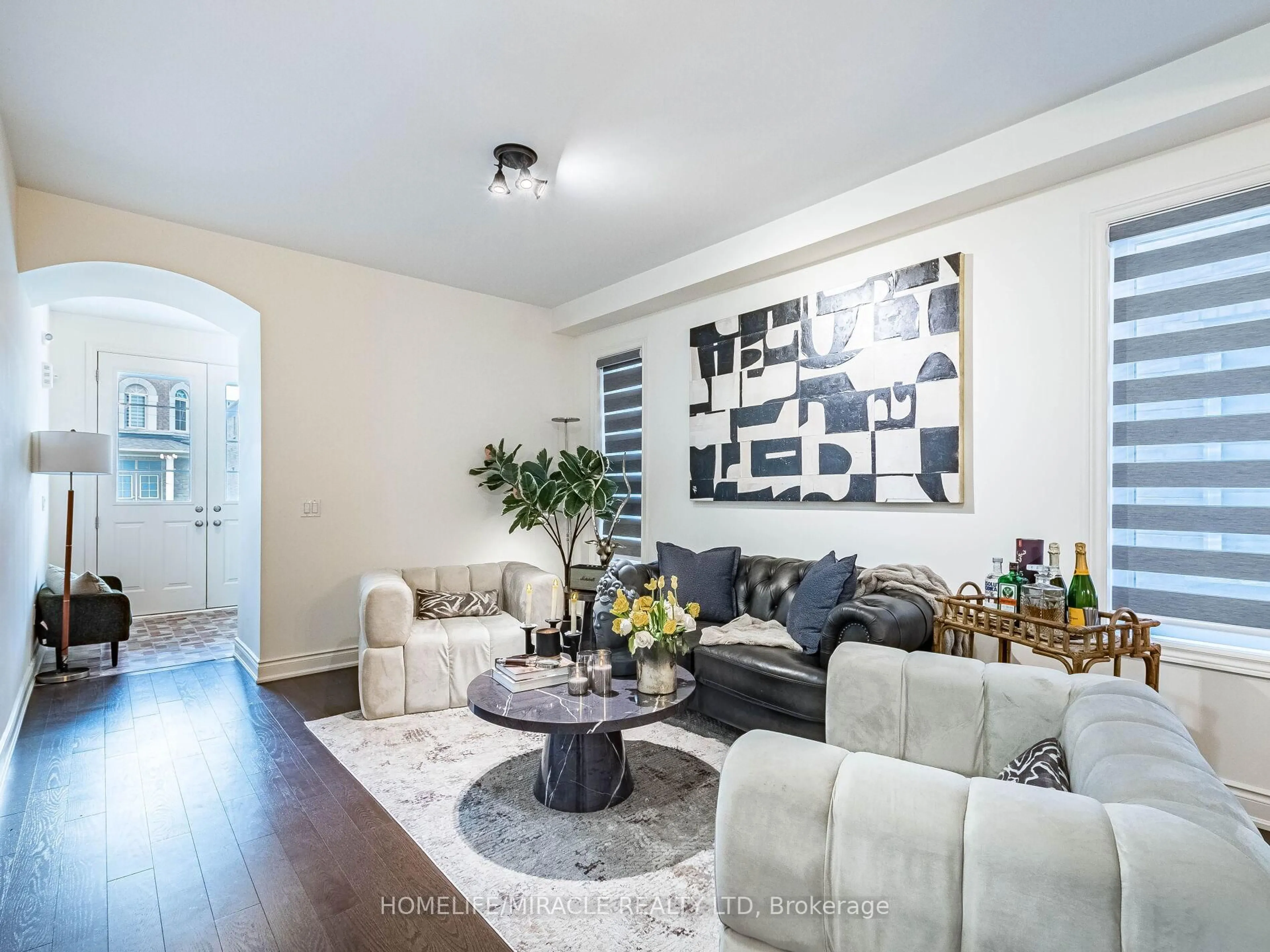 Living room with furniture, unknown for 25 Kambalda Rd, Brampton Ontario L7A 5J3