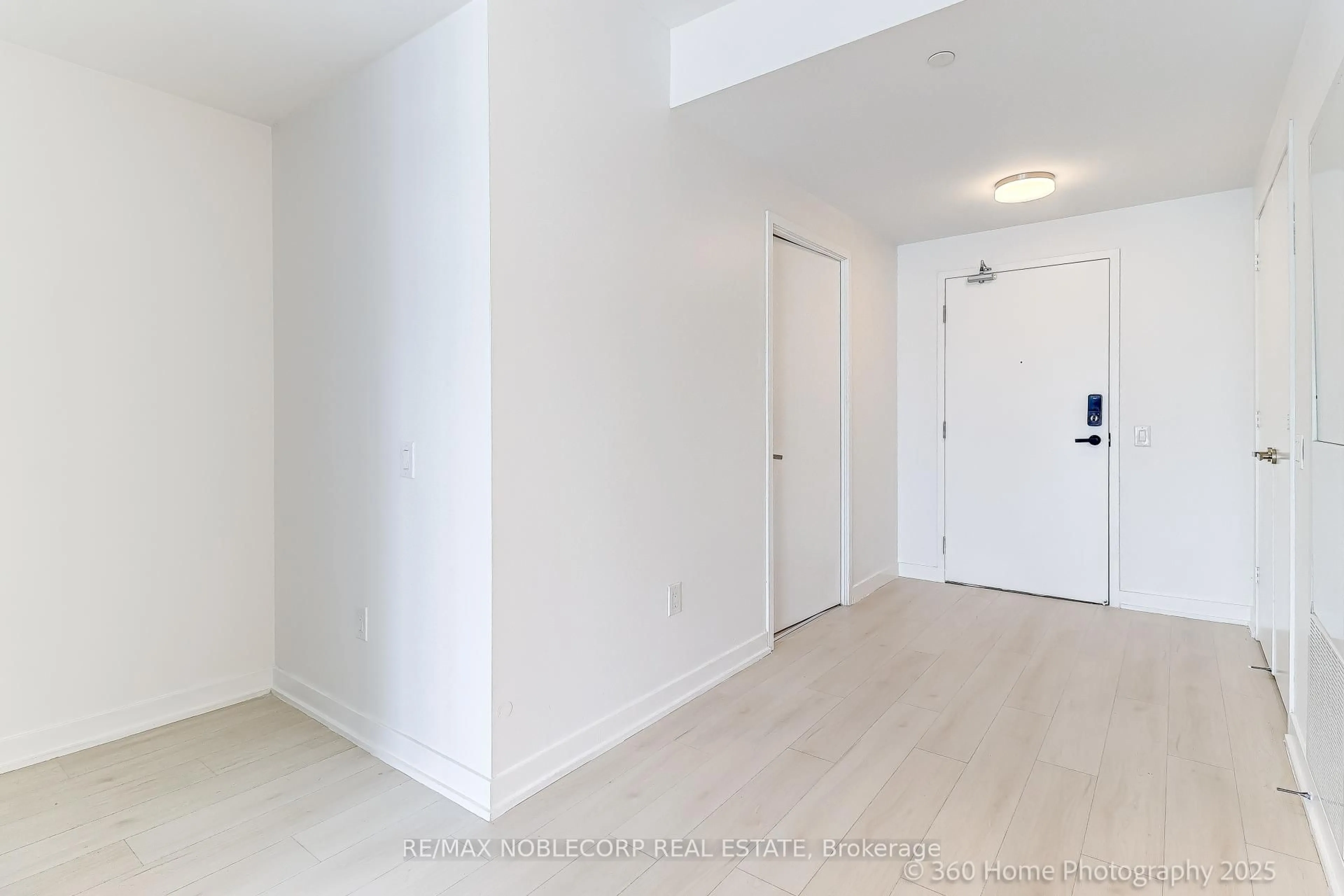 A pic of a room for 3900 Confederation Pkwy #2912, Mississauga Ontario L5B 0M3
