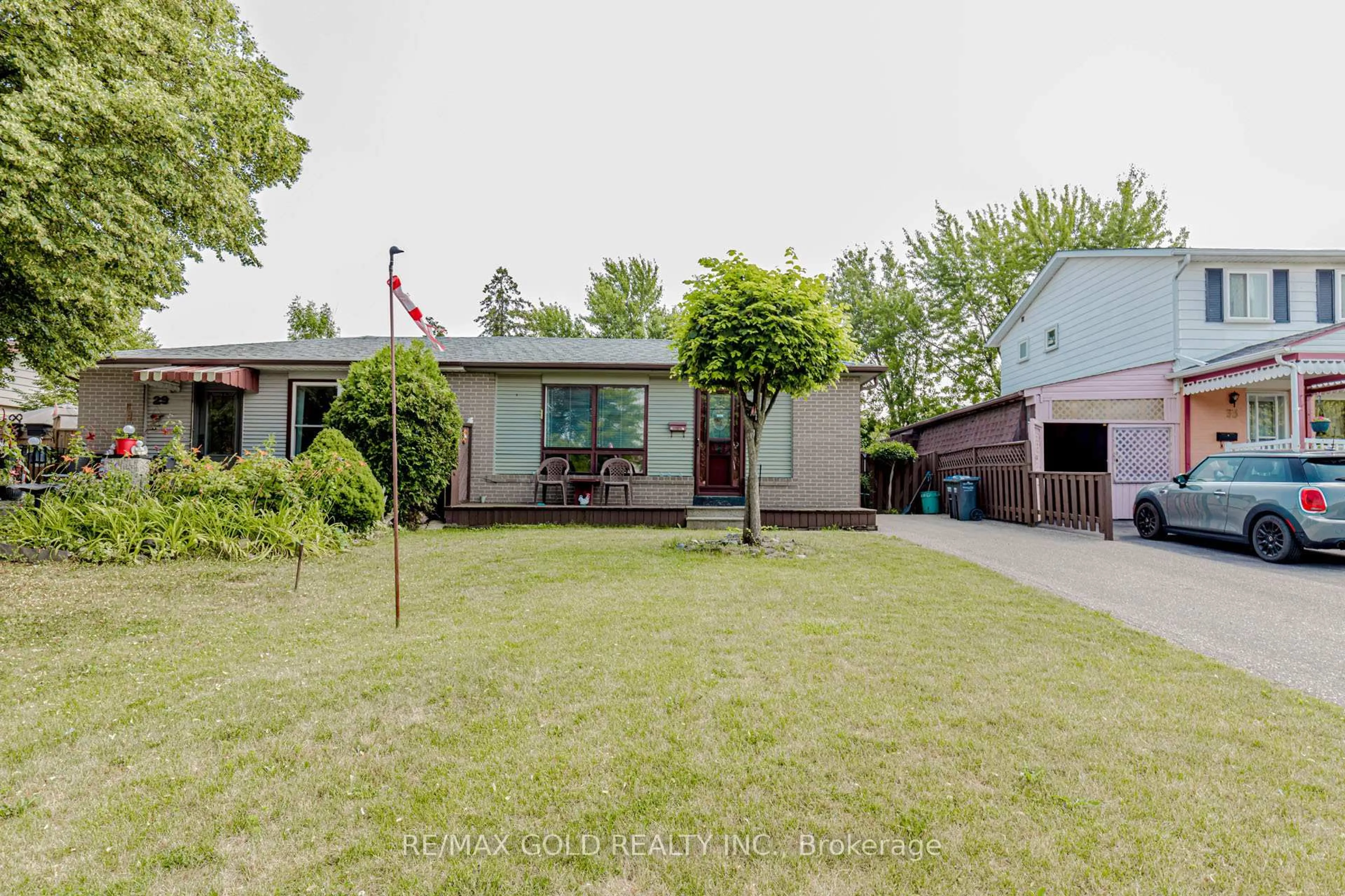 Unknown for 31 Fallingdale Cres, Brampton Ontario L6T 3J5