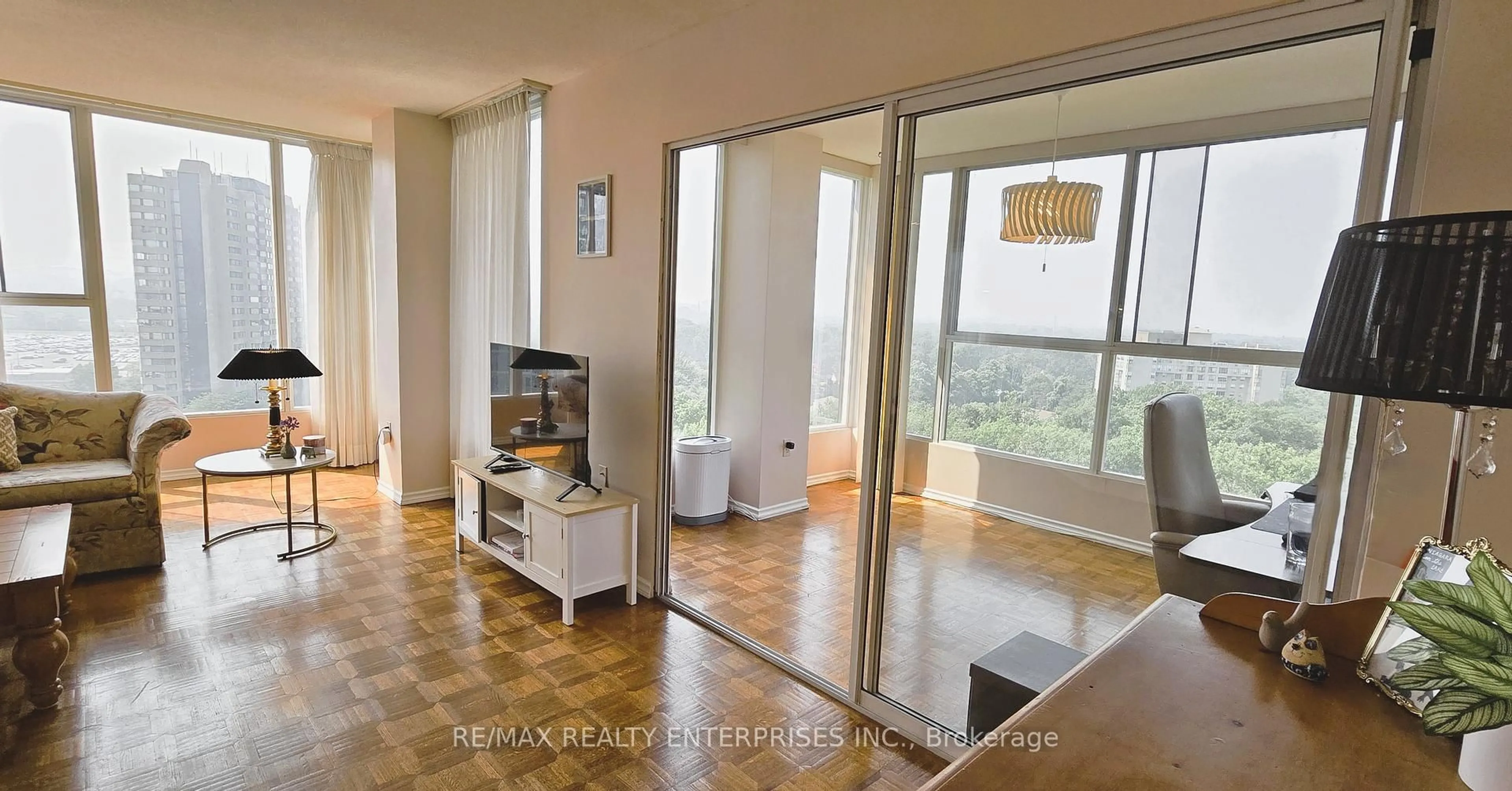 Indoor foyer for 1271 Walden Circ #PH201, Mississauga Ontario L5J 4R4
