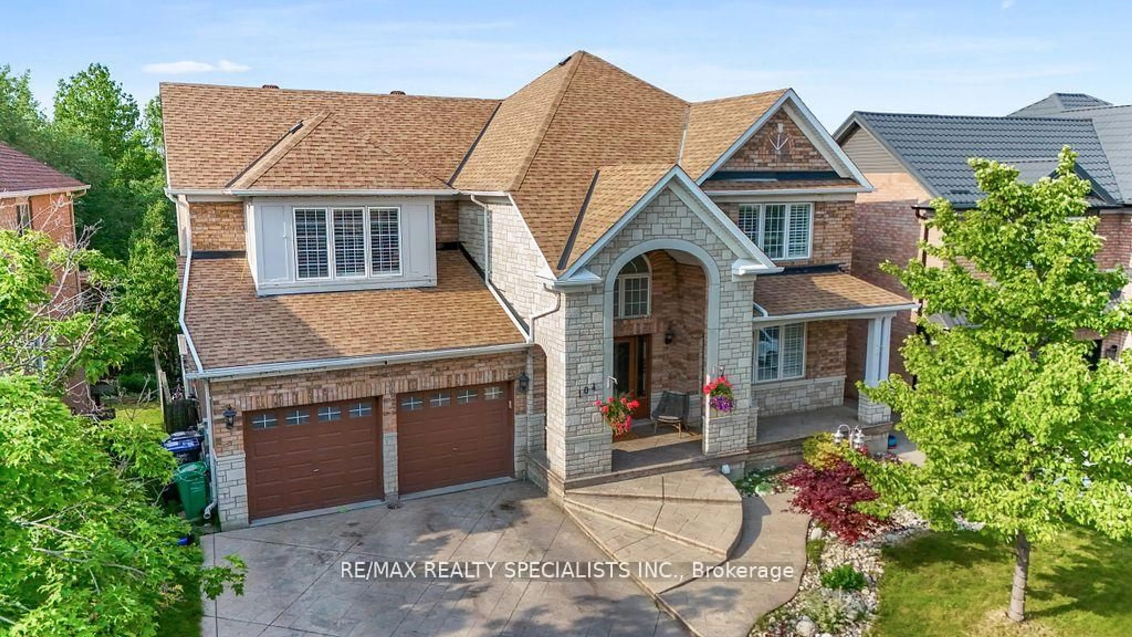 A pic from outside/outdoor area/front of a property/back of a property/a pic from drone, unknown for 104 Treeline Blvd, Brampton Ontario L6P 1A7