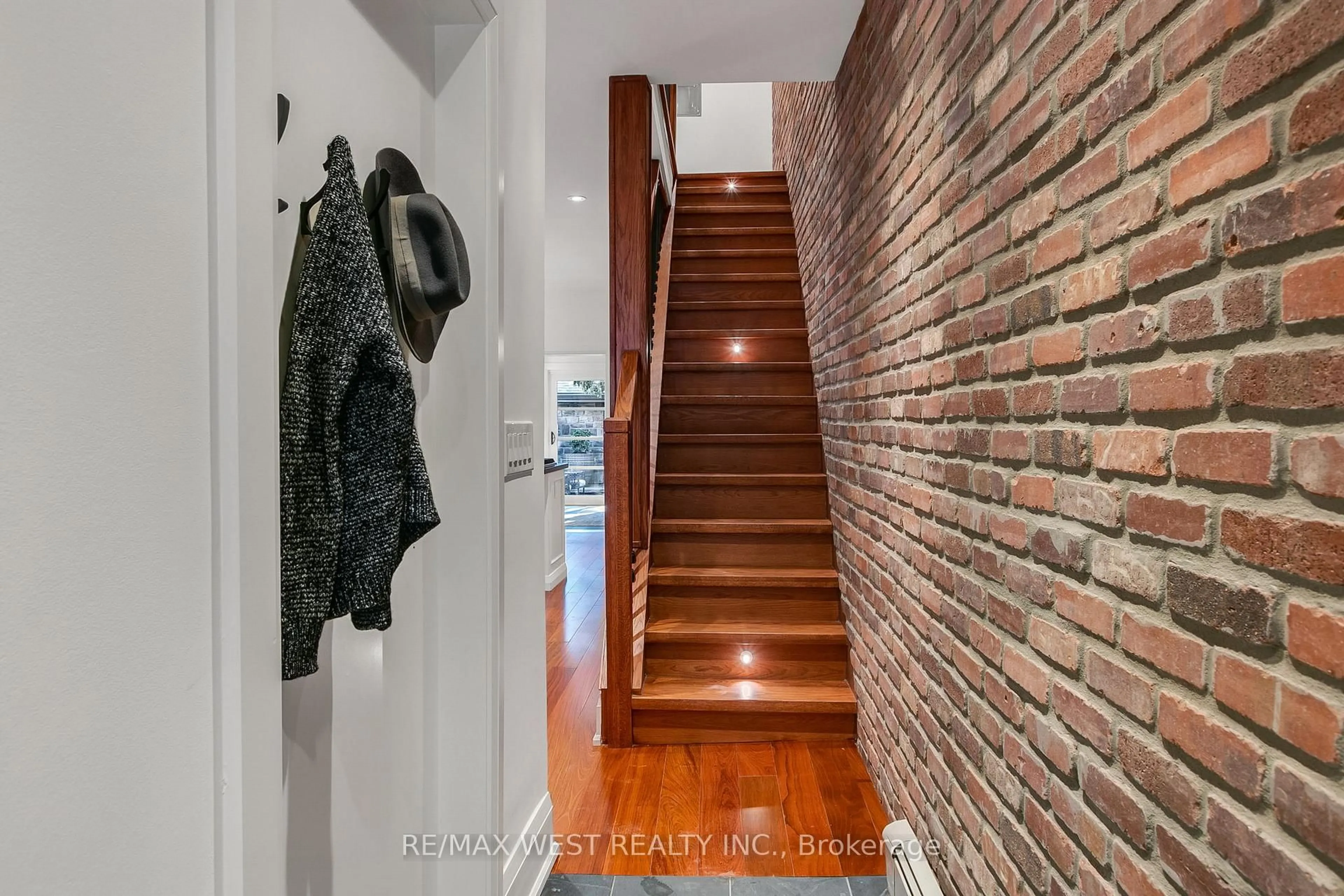 Indoor entryway for 414 Clendenan Ave, Toronto Ontario M6P 2X6