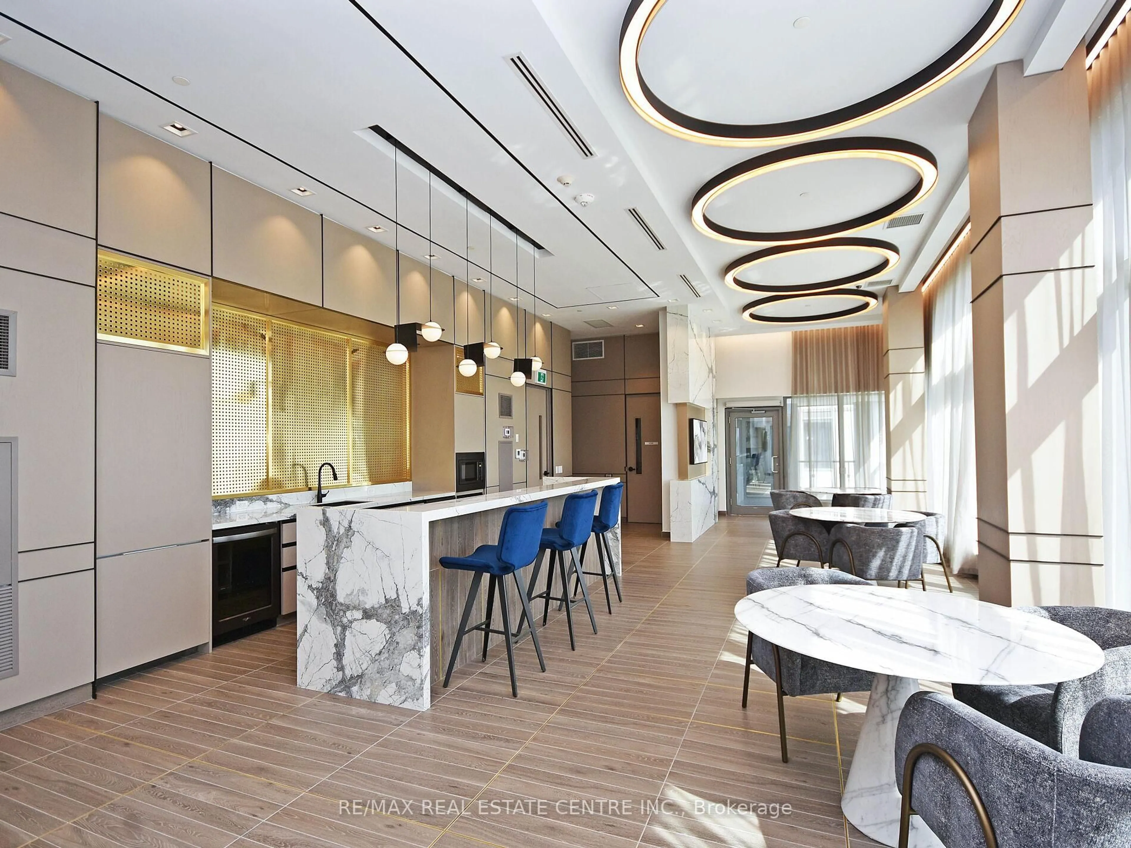 Contemporary kitchen, ceramic/tile floor for 4655 Metcalfe Ave #1604B, Mississauga Ontario L5M 0Z7