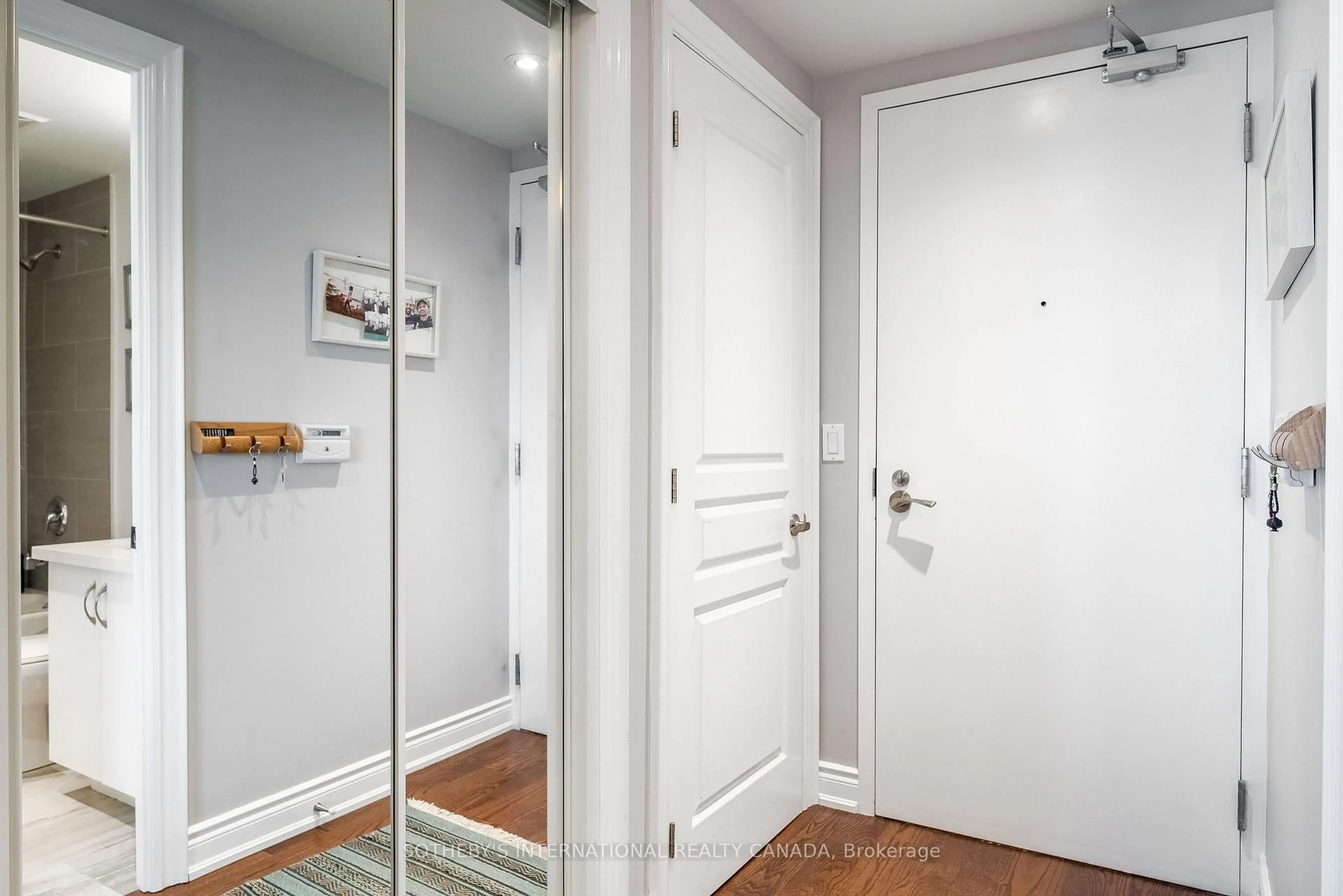 Indoor entryway for 15 Legion Rd #2007, Toronto Ontario M8V 0A9