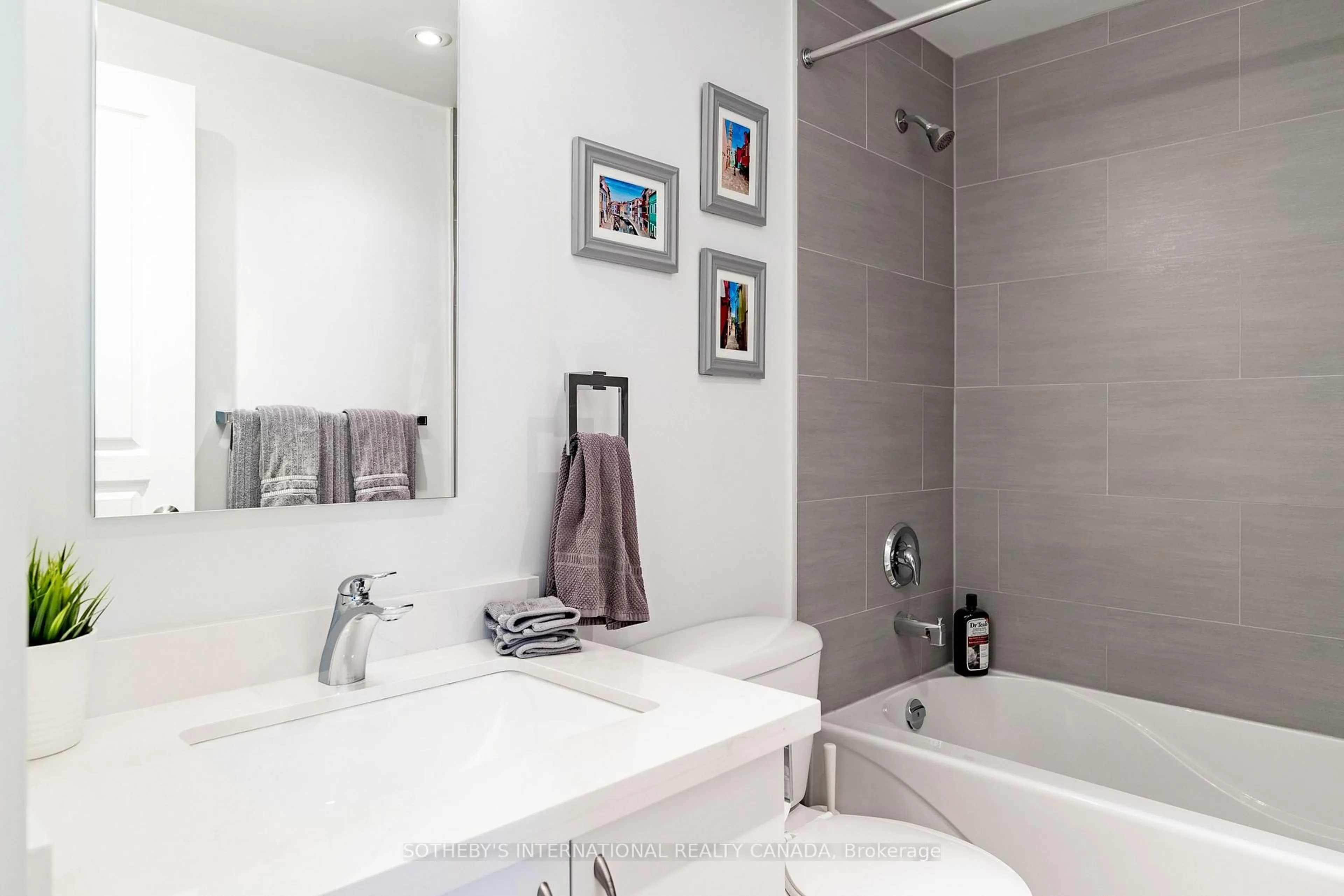 Contemporary bathroom, ceramic/tile floor for 15 Legion Rd #2007, Toronto Ontario M8V 0A9