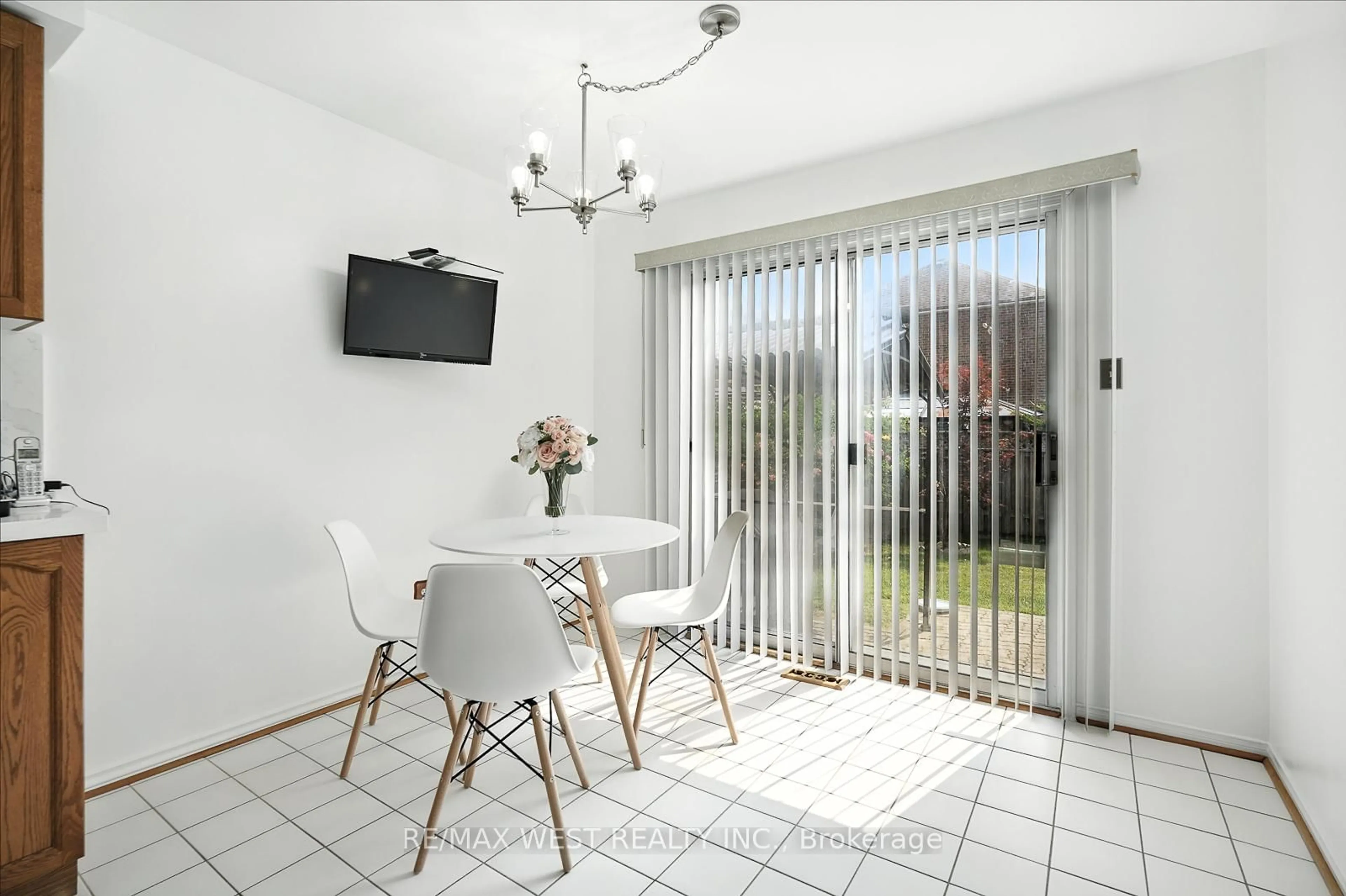 Dining room, unknown for 5654 Dawlish Cres, Mississauga Ontario L5V 1W2